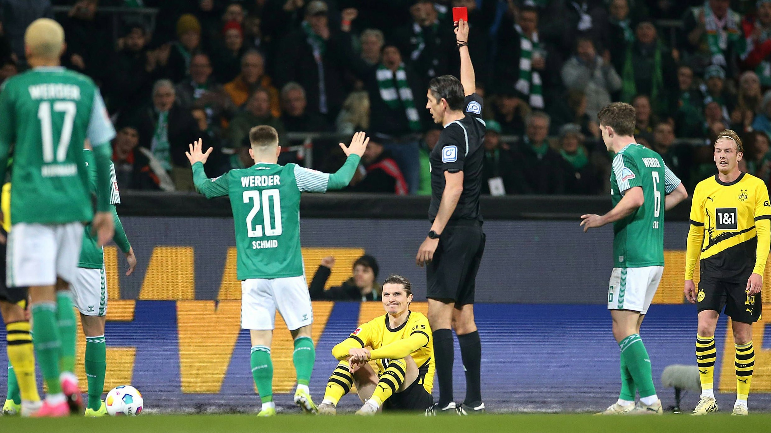 BVB-Star Marcel Sabitzer sah gegen Werder Bremen glatt Rot.