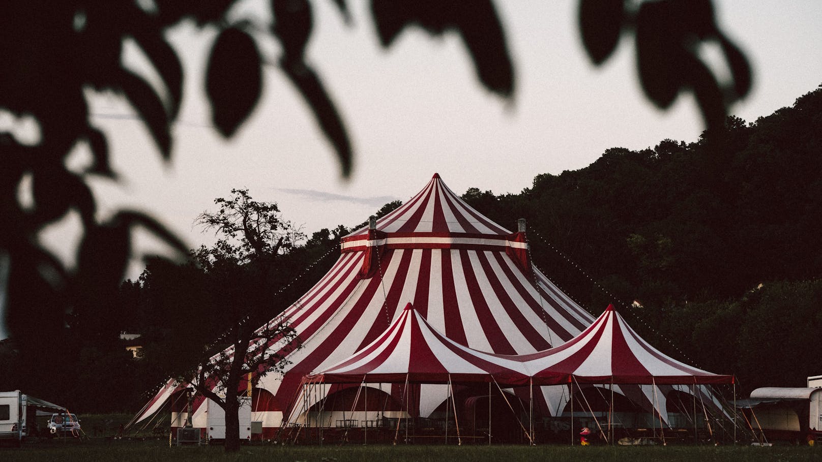 Circus-Zelt Louis Knie