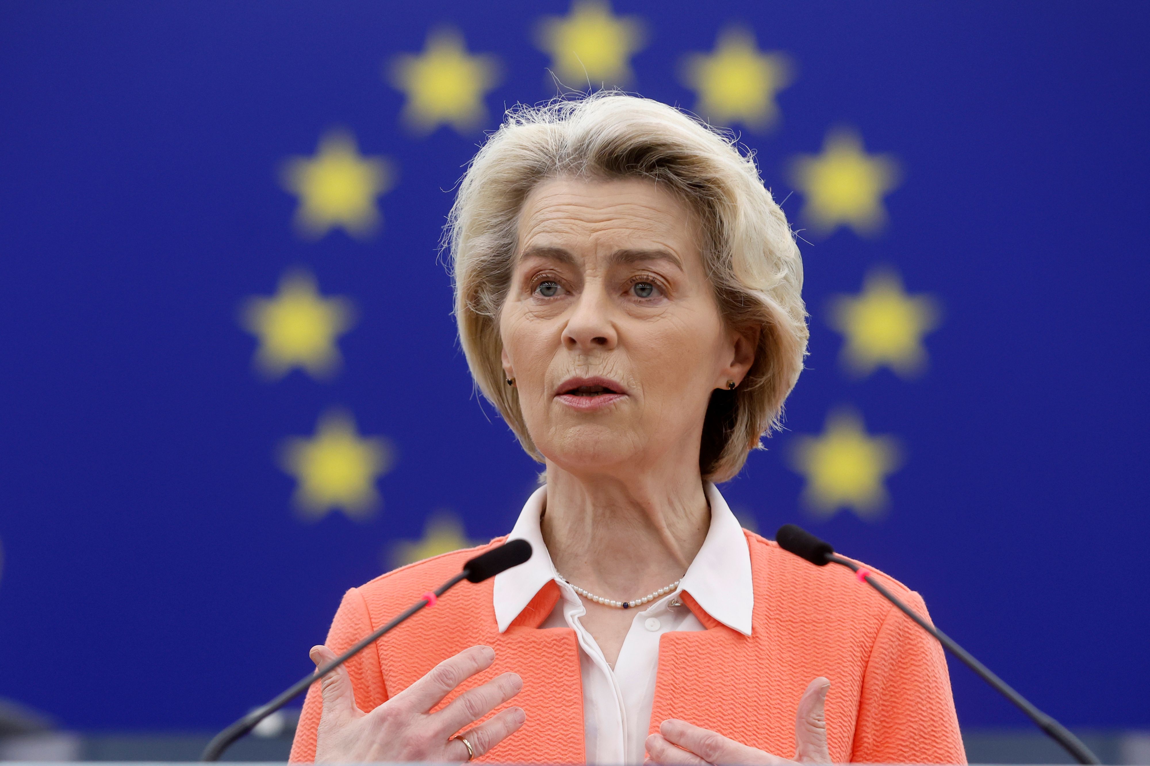 EU-Kommissionspräsidentin Ursula von der Leyen kündigt Beitrittsgespräche mit Bosnien an.