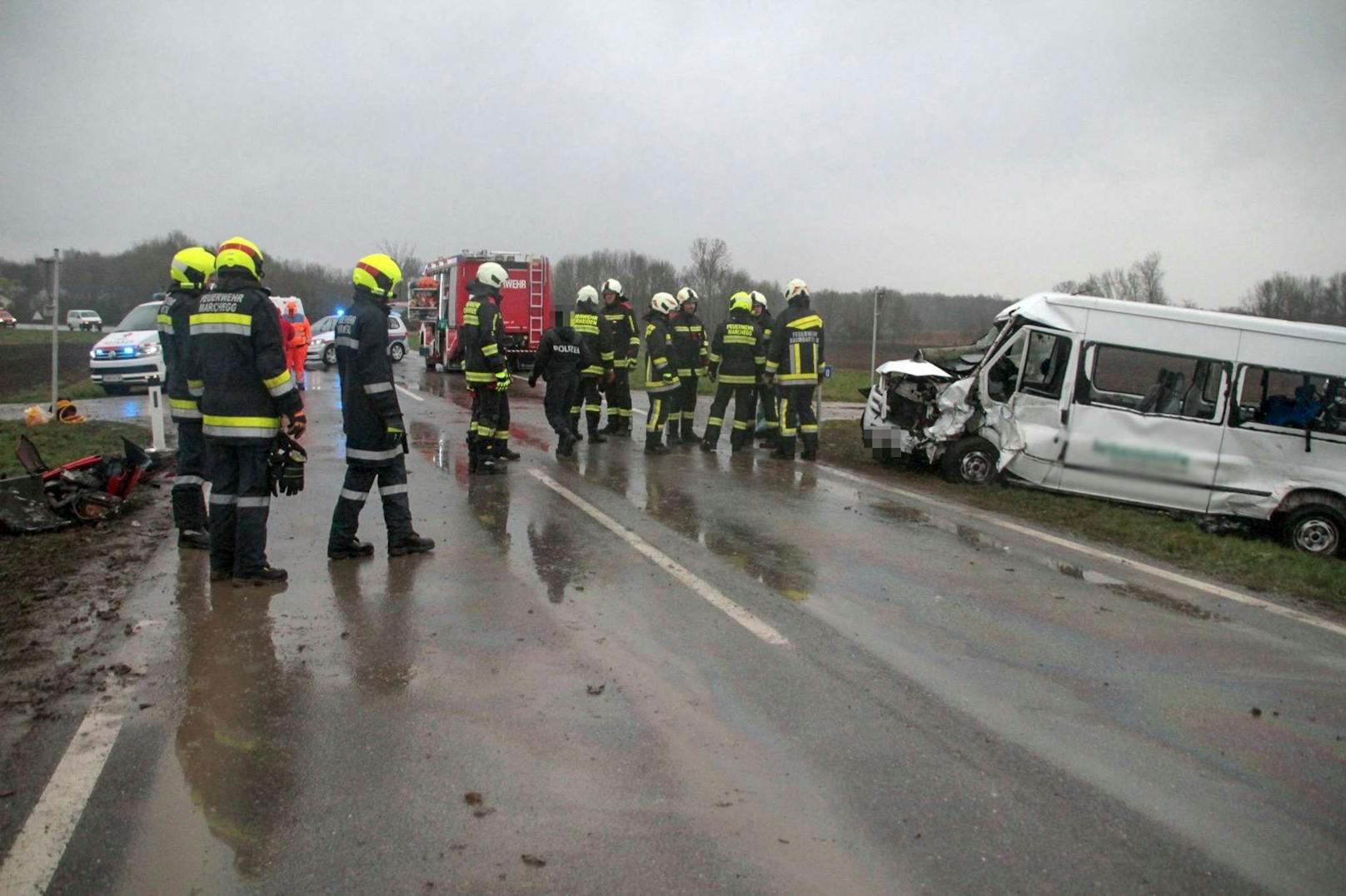 Schwerer Unfall auf der B49 fordert ein Todesopfer.