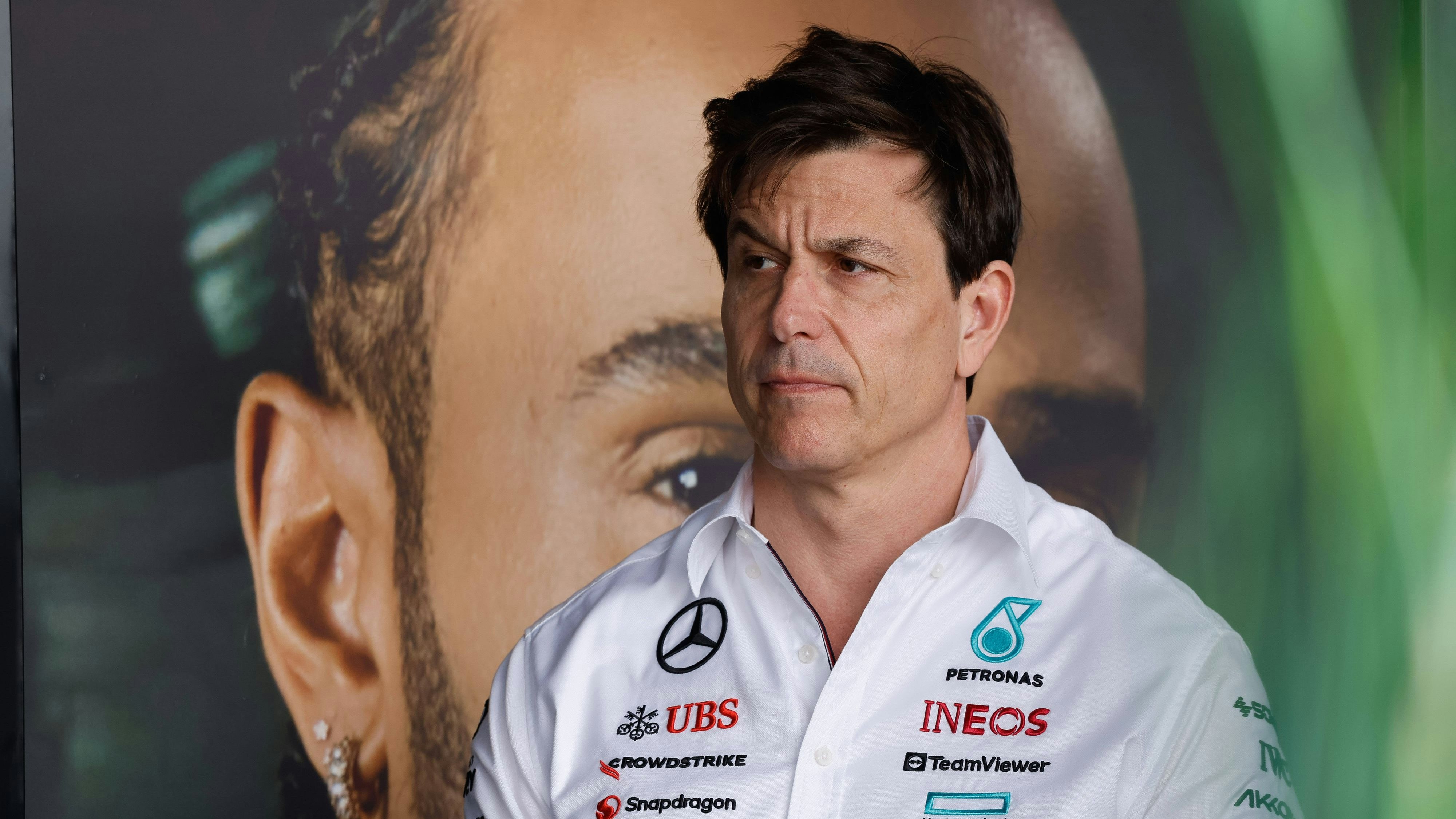 Mercedes-Teamchef Toto Wolff crashte bei einem Imola-Testtag. 