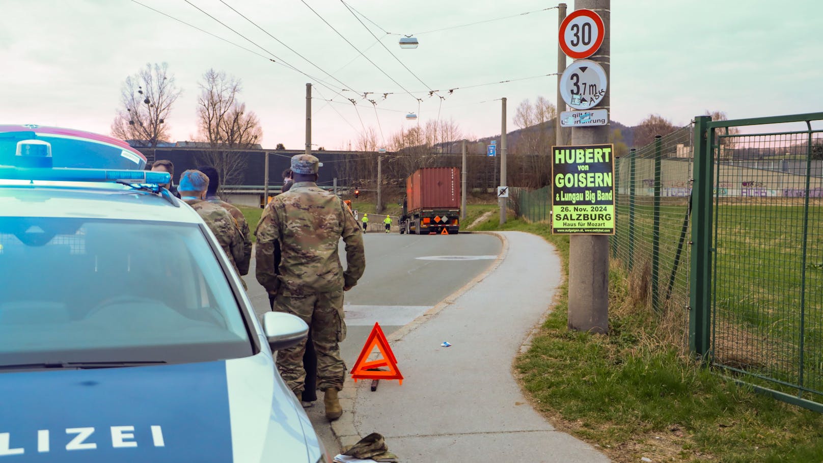 Später stellte sich heraus, dass die Laster tatsächlich Munition geladen hatten, die von Slowenien zu einer NATO-Übung in Deutschland gebracht werden sollten.