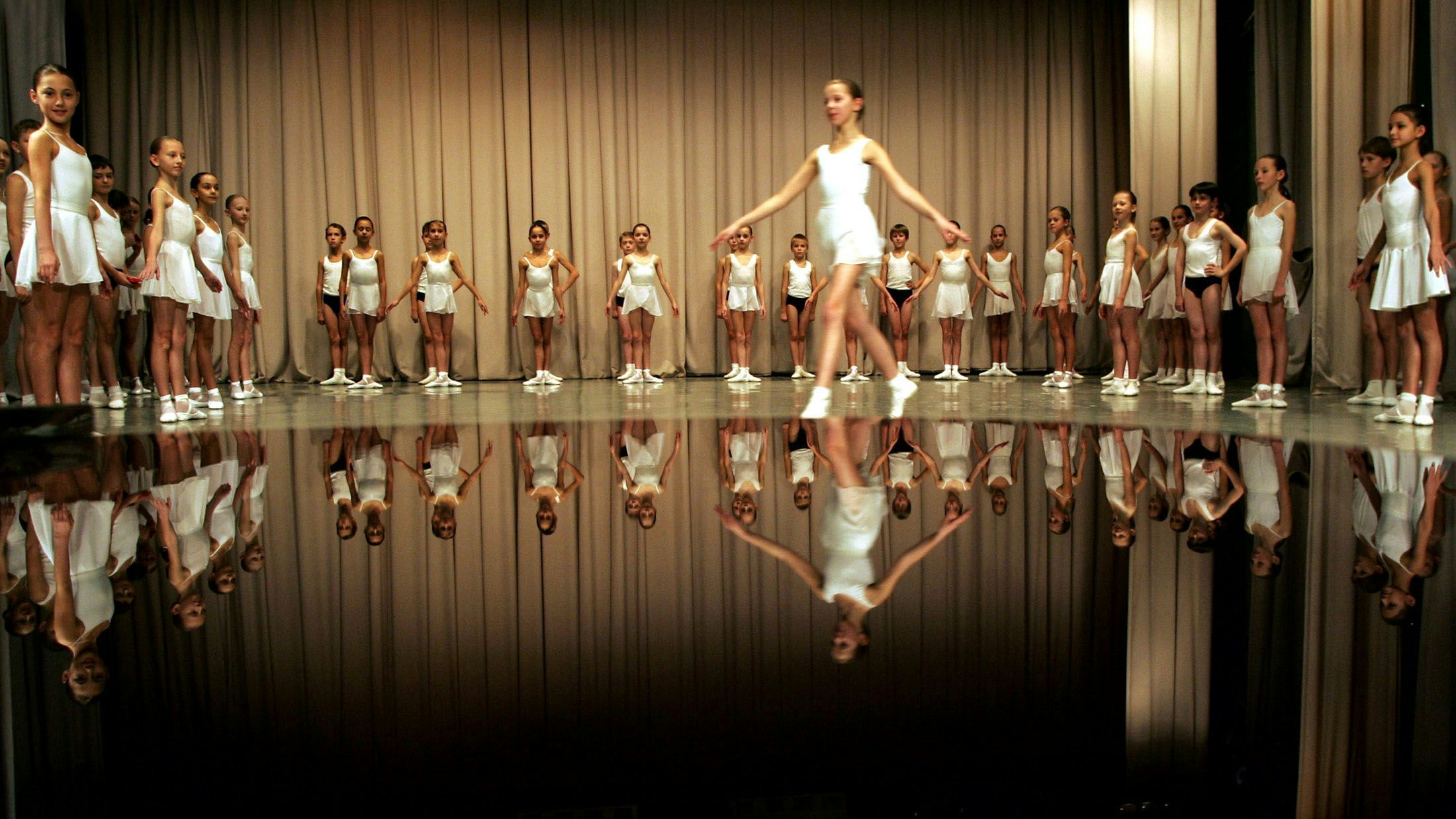 In Russland arbeitet traditionell ein höherer Anteil von Frauen, das ist noch ein Erbe der Sowjetunion. Außerdem ist die Kinderbetreuung sehr gut organisiert.