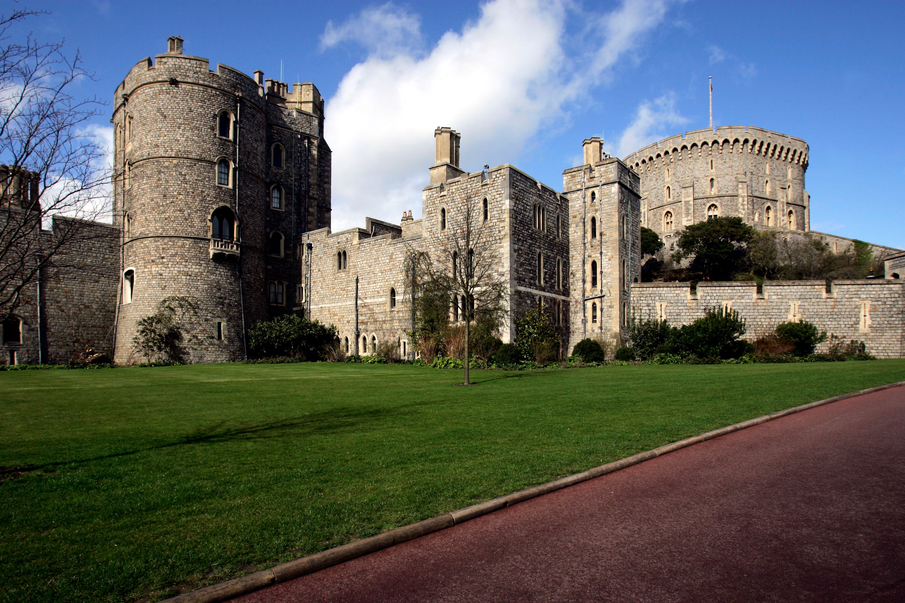 Am frühen Dienstagmorgen kommt es zu einem Autounfall beim Schloss Windsor.