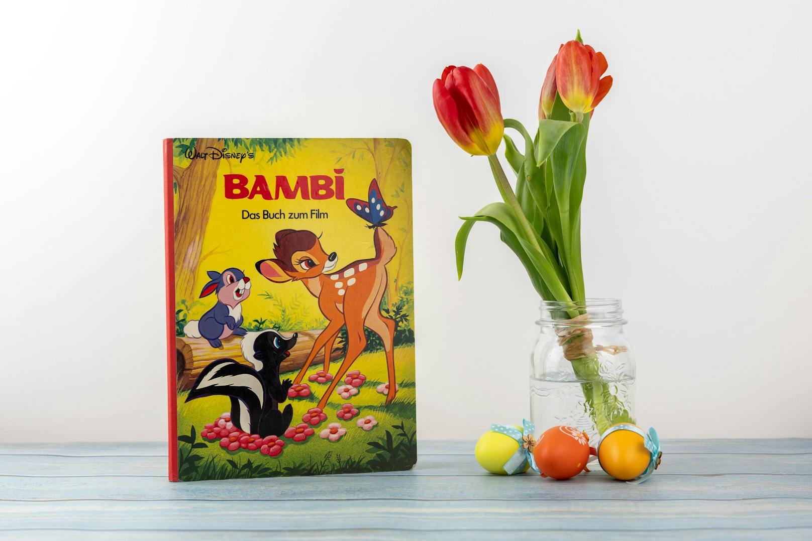 Für die jüngsten Entdecker empfiehlt Bookbot zu Ostern "Bambi. Das Buch zum Film".