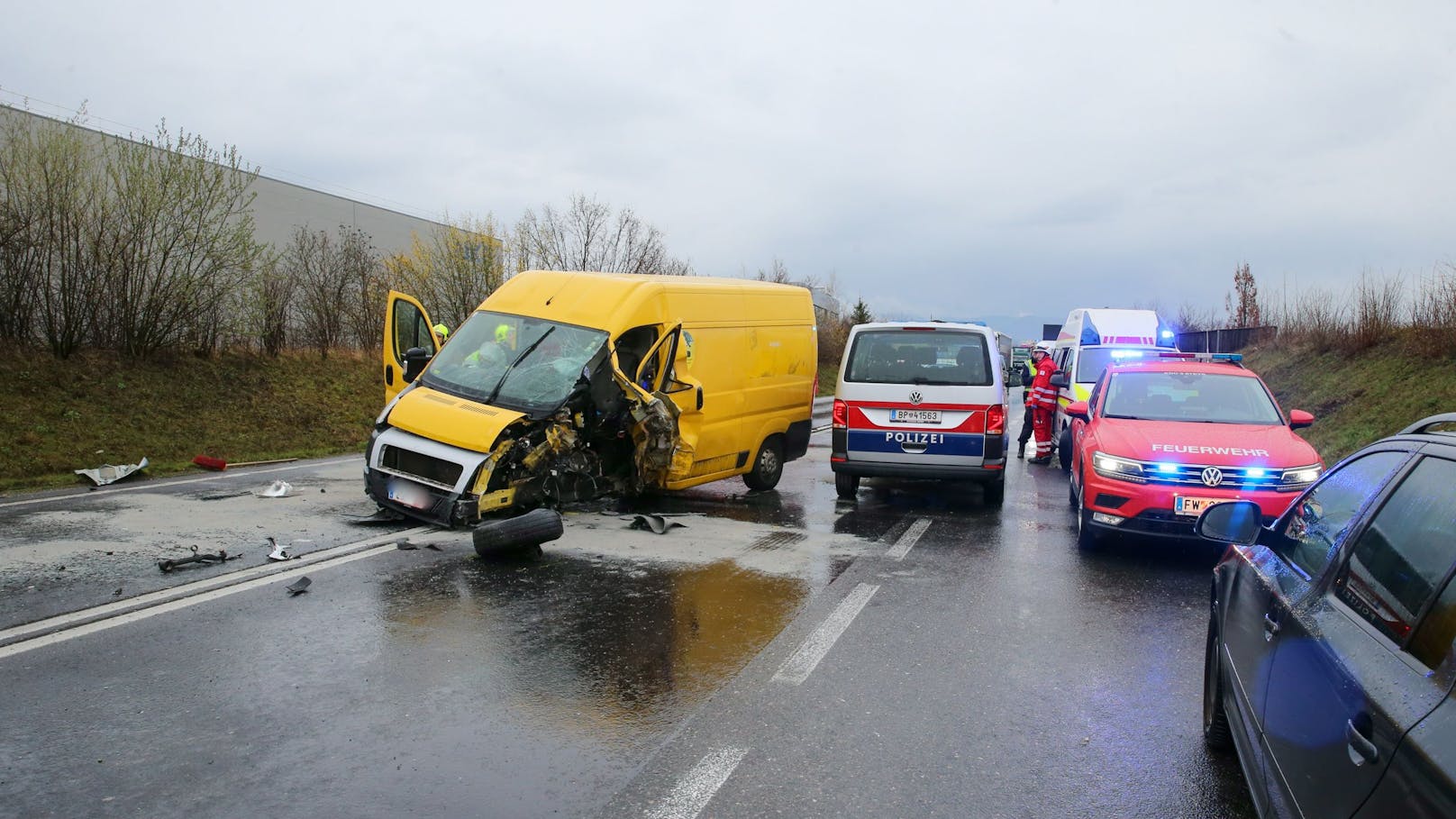 Schwerer Crash sorgt für Riesen-Stau in Oberösterreich