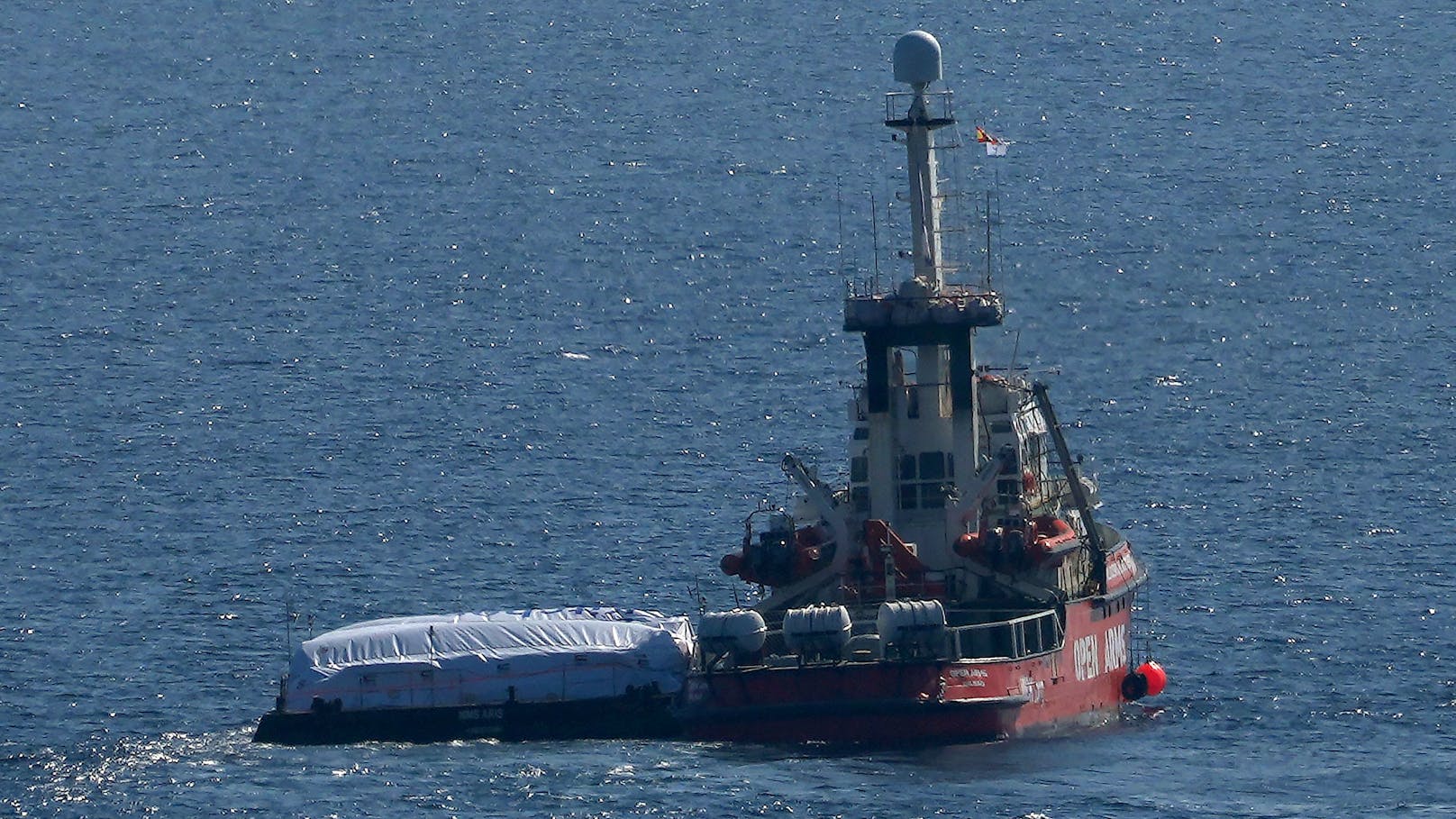 Hilfsgüter für Gaza-Streifen: 1. Schiff verlässt Zypern