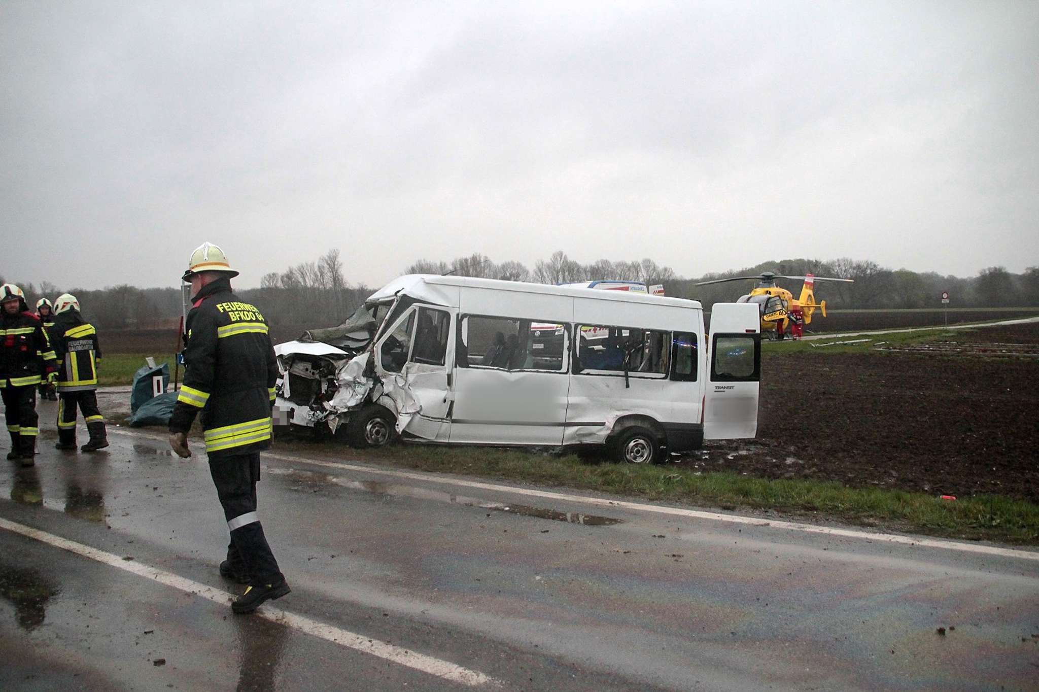 Ein schwerer Unfall auf der B49 fordert ein Todesopfer.