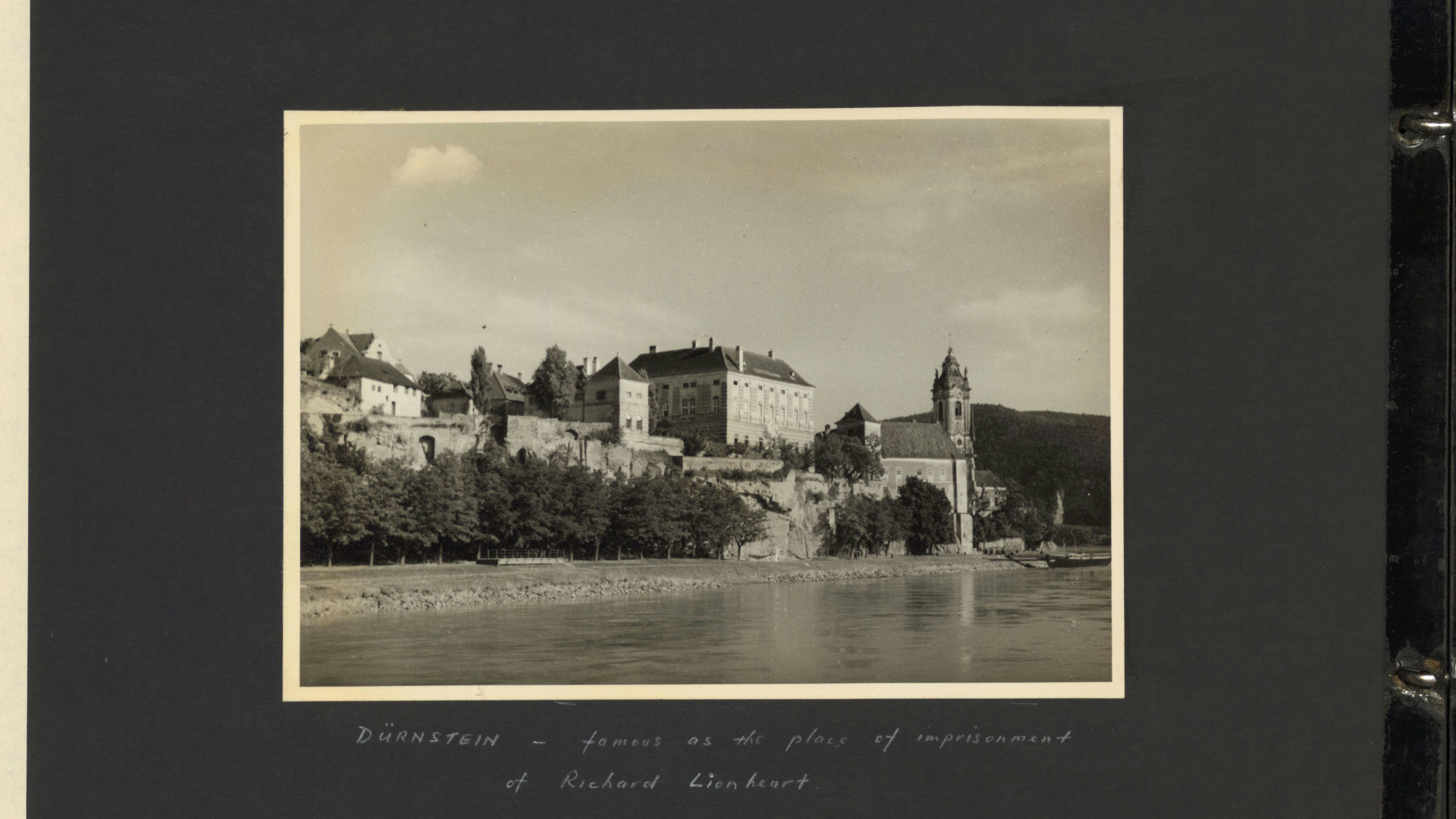 Dürnstein: Ansicht der hdgö-Sonderausstellung „Holidays in Austria. Ein Urlaubsland erfindet sich neu“