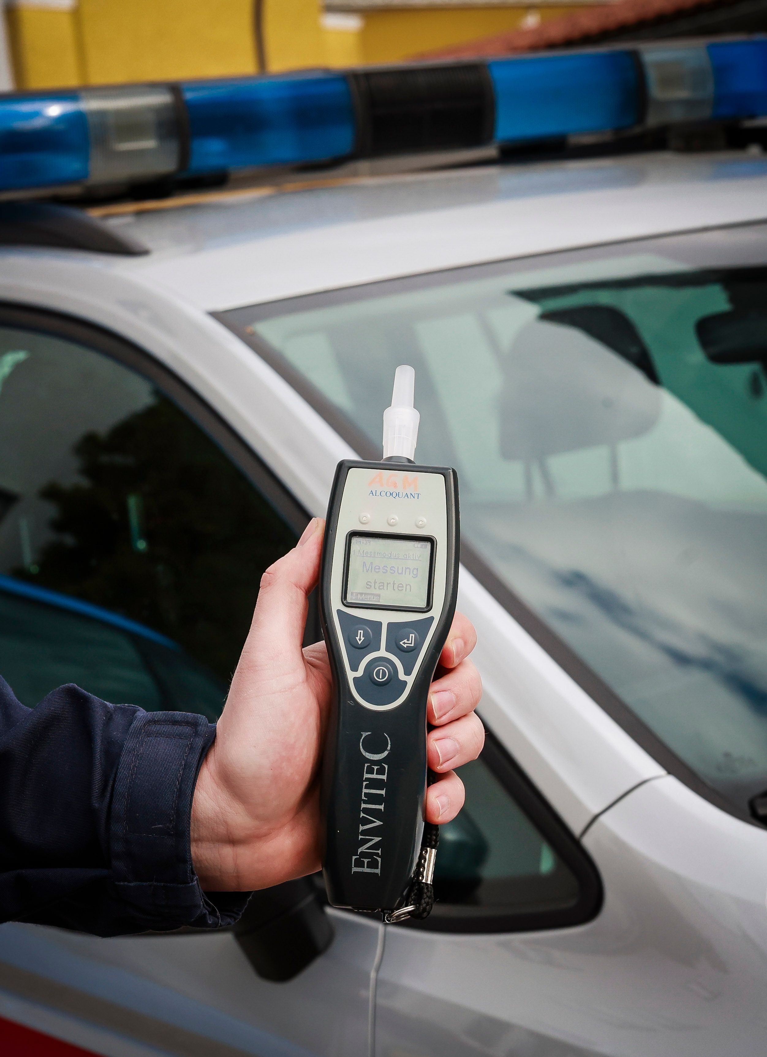 In manchen Urlaubsländern kann es teuer werden, wenn man betrunken mit dem Auto fährt.