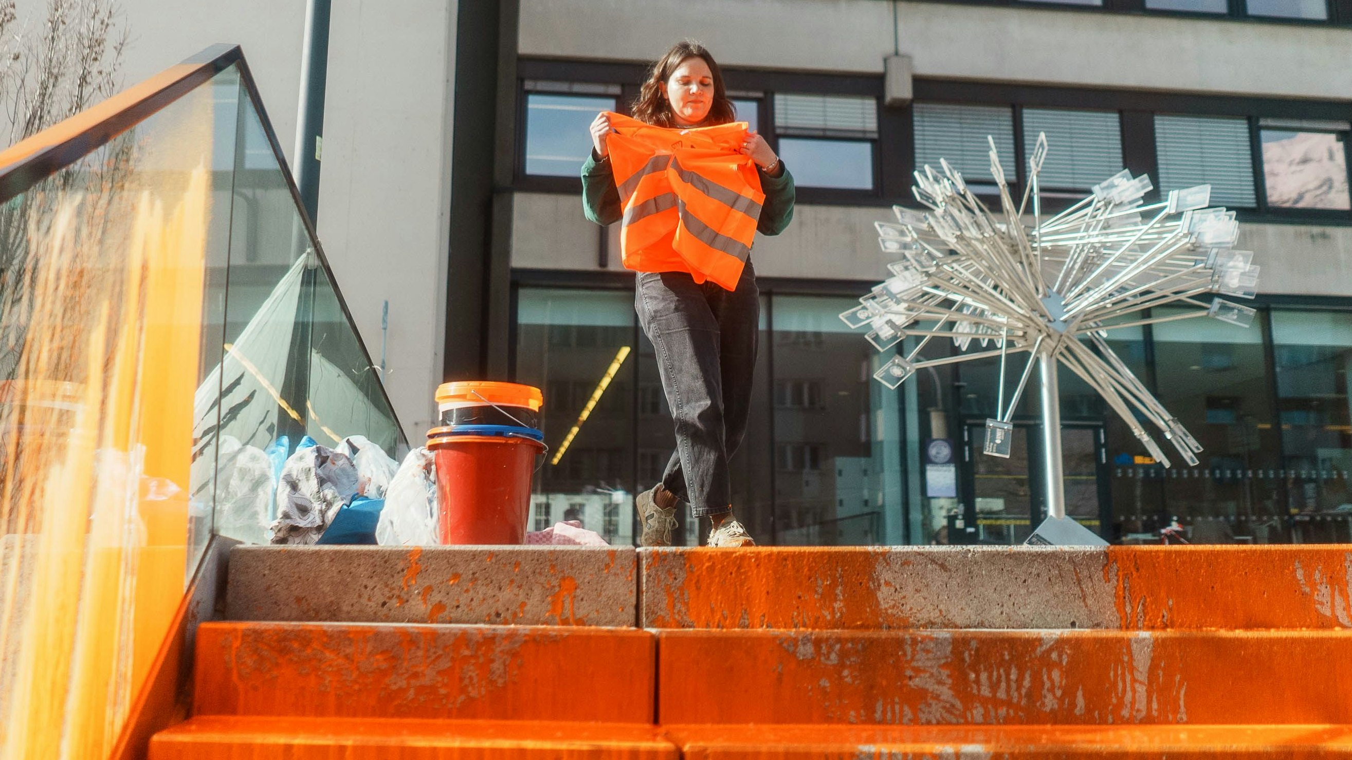 Klima-Kleberin Laila Fuisz erhebt schwere Vorwürfe gegen die Polizei. 