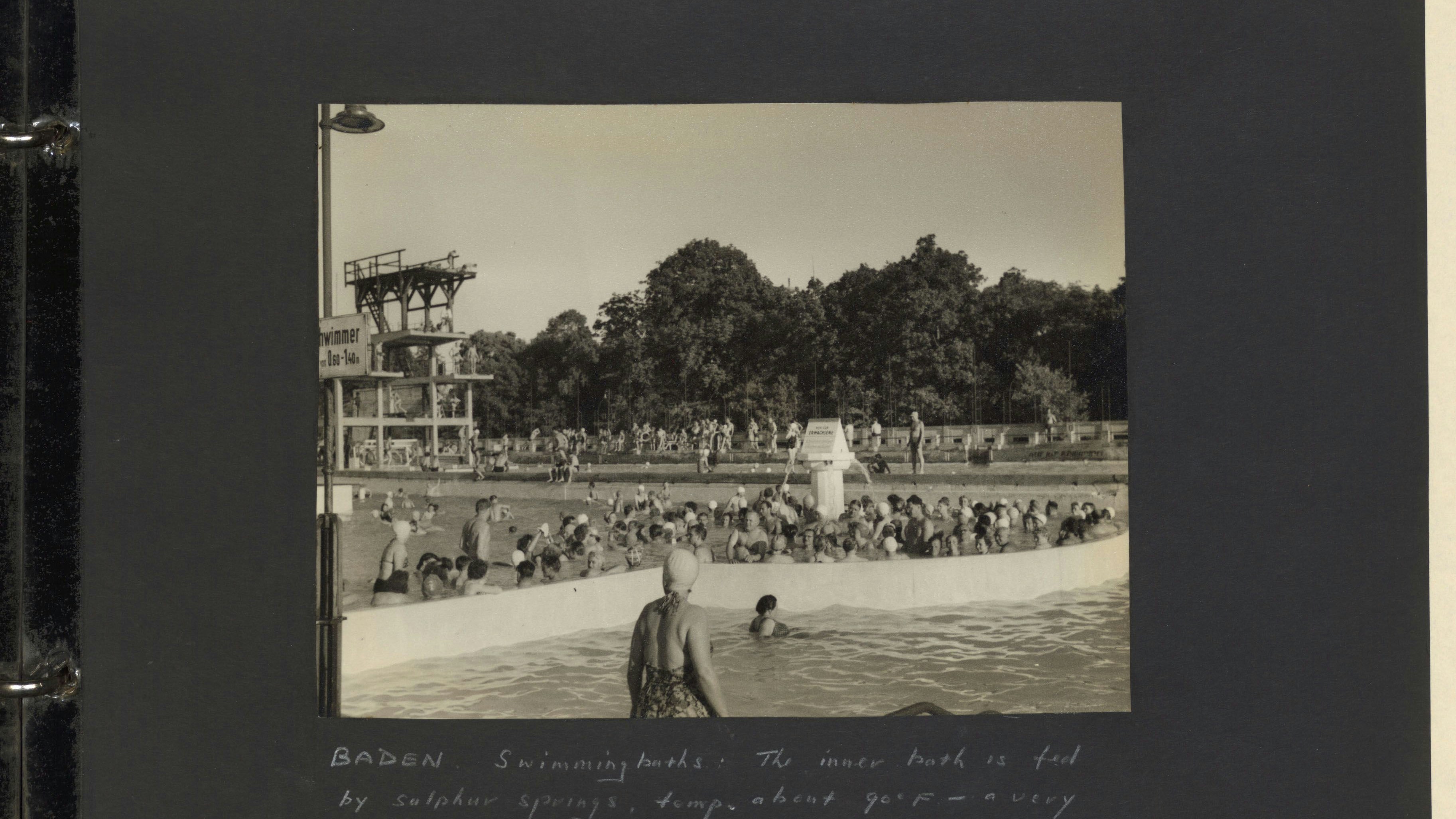 Baden: Ansicht der hdgö-Sonderausstellung „Holidays in Austria. Ein Urlaubsland erfindet sich neu“