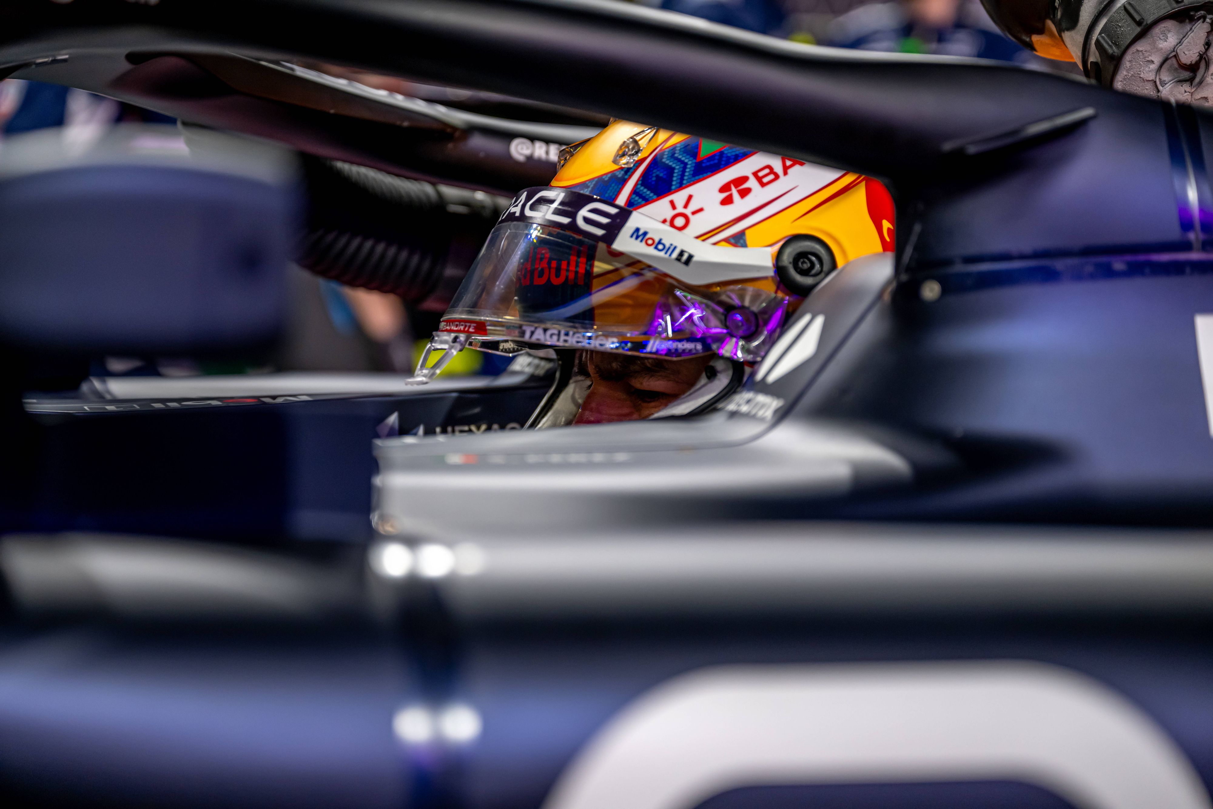 Red-Bull-Star Sergio Perez läuft Gefahr, eine Rennsperre auszufassen.