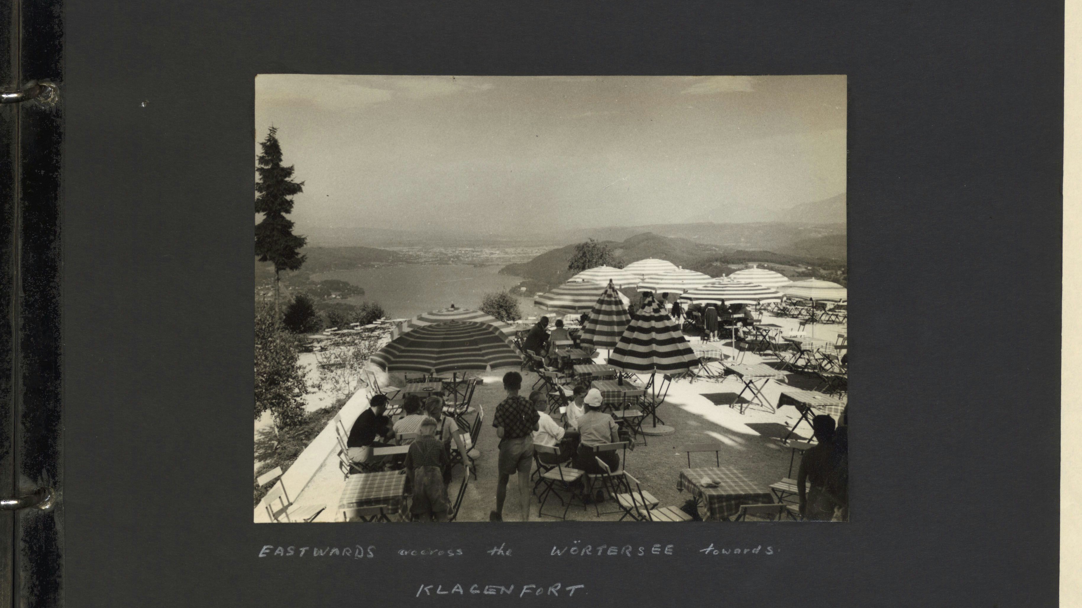 Am Wörthersee: Ansicht der hdgö-Sonderausstellung „Holidays in Austria. Ein Urlaubsland erfindet sich neu“