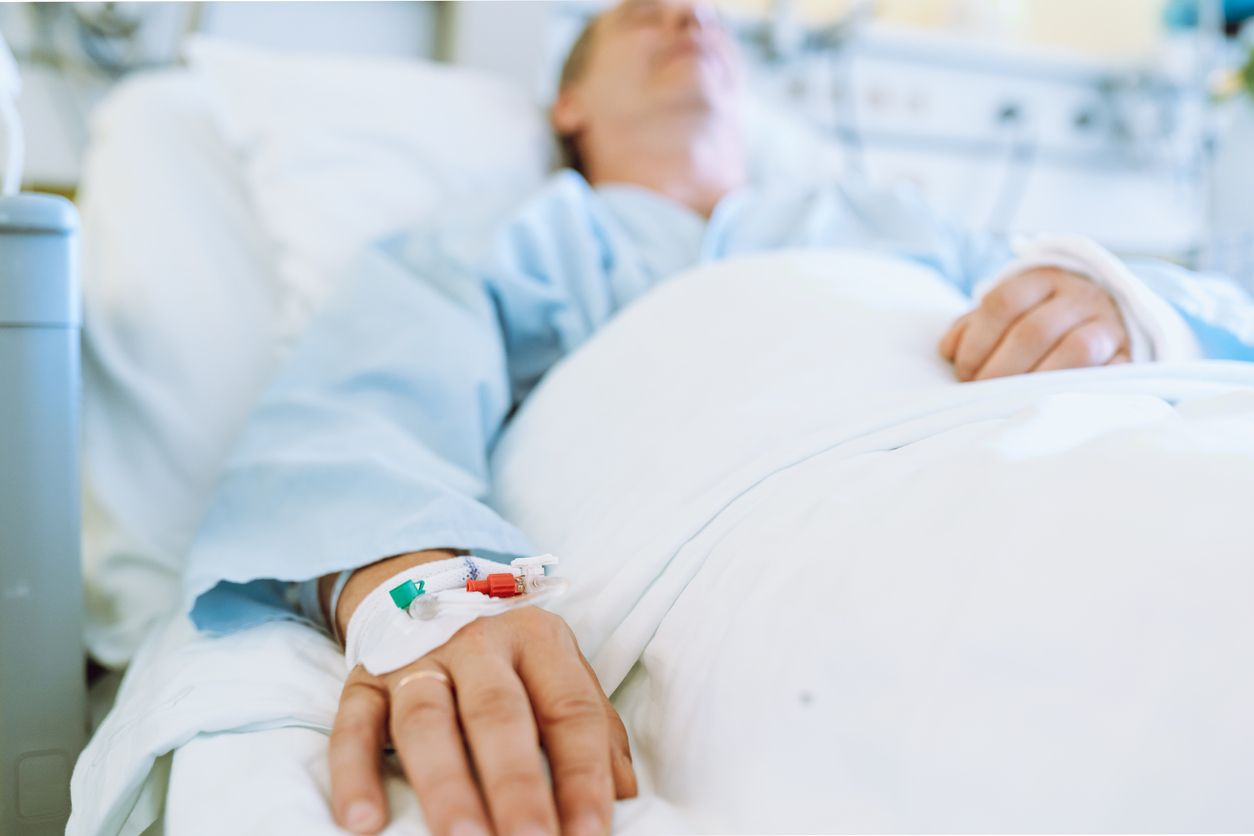 Der Mann hatte Probleme mit dem selbstständigen Essen. Trotzdem ließ man ihn unbeaufsichtigt. (Symbolbild)