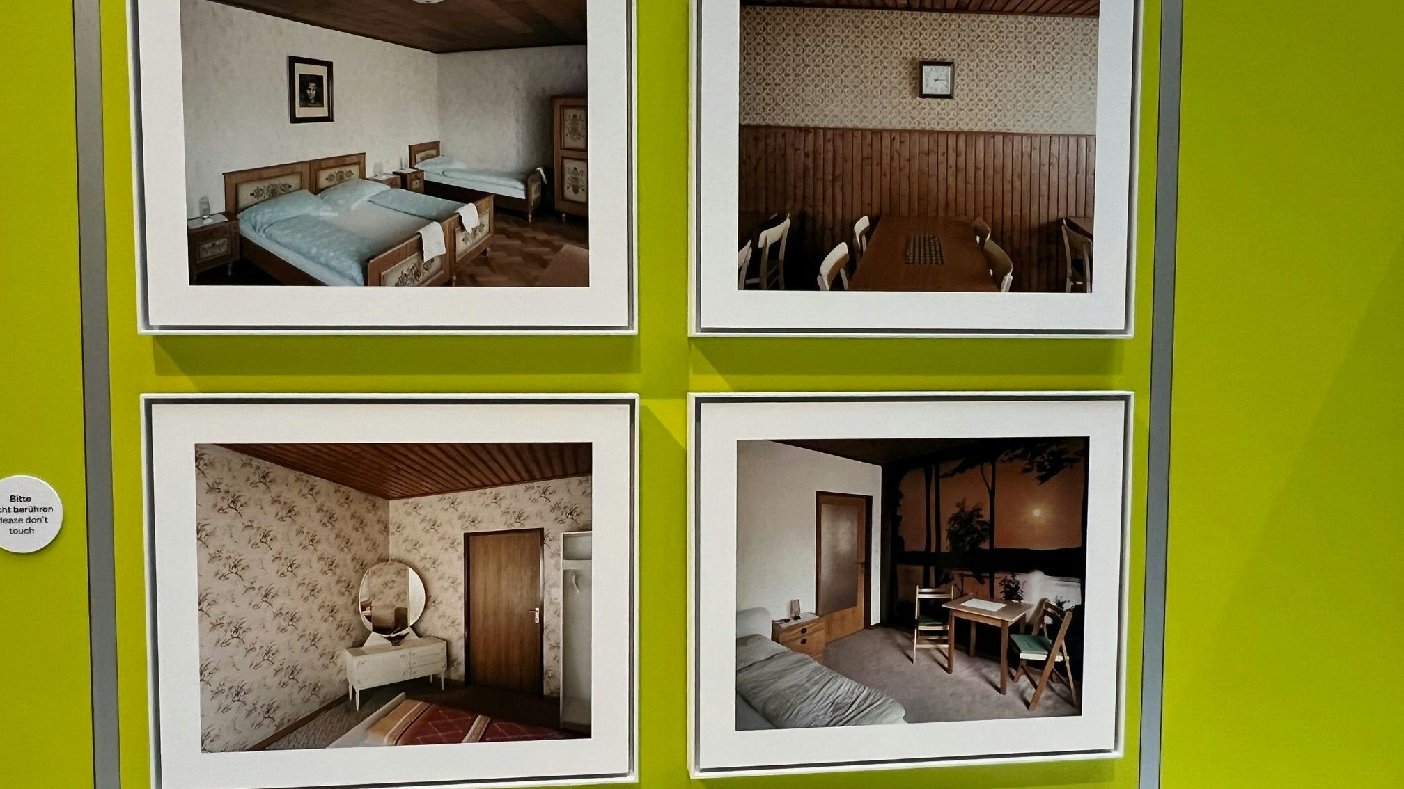 Blick auf Zimmerangebote 1953: hdgö-Sonderausstellung „Holidays in Austria. Ein Urlaubsland erfindet sich neu“