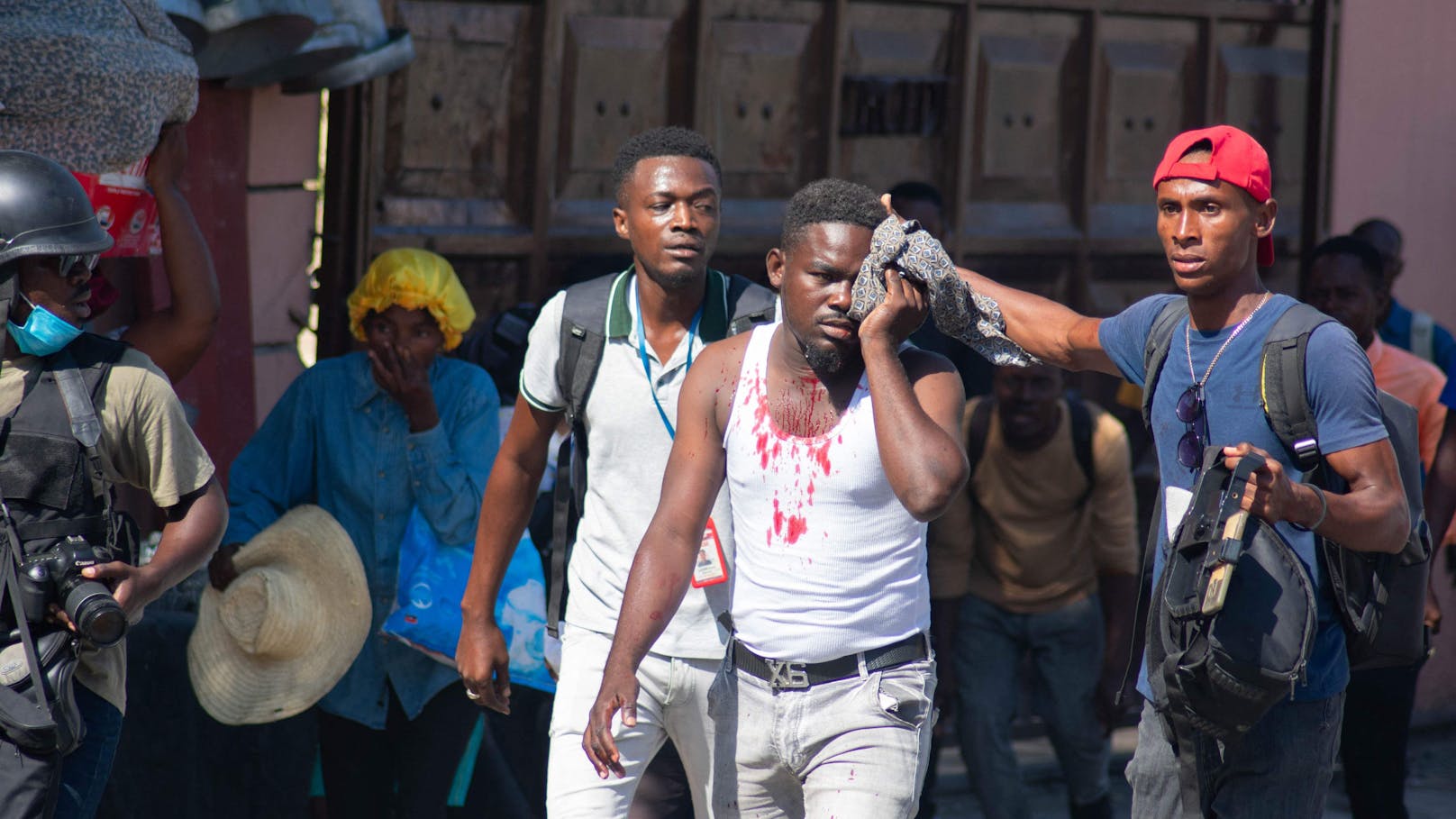 In Haiti eskaliert seit Tagen die Bandengewalt. Die Auseinandersetzungen treffen zahlreiche zivile Opfer.