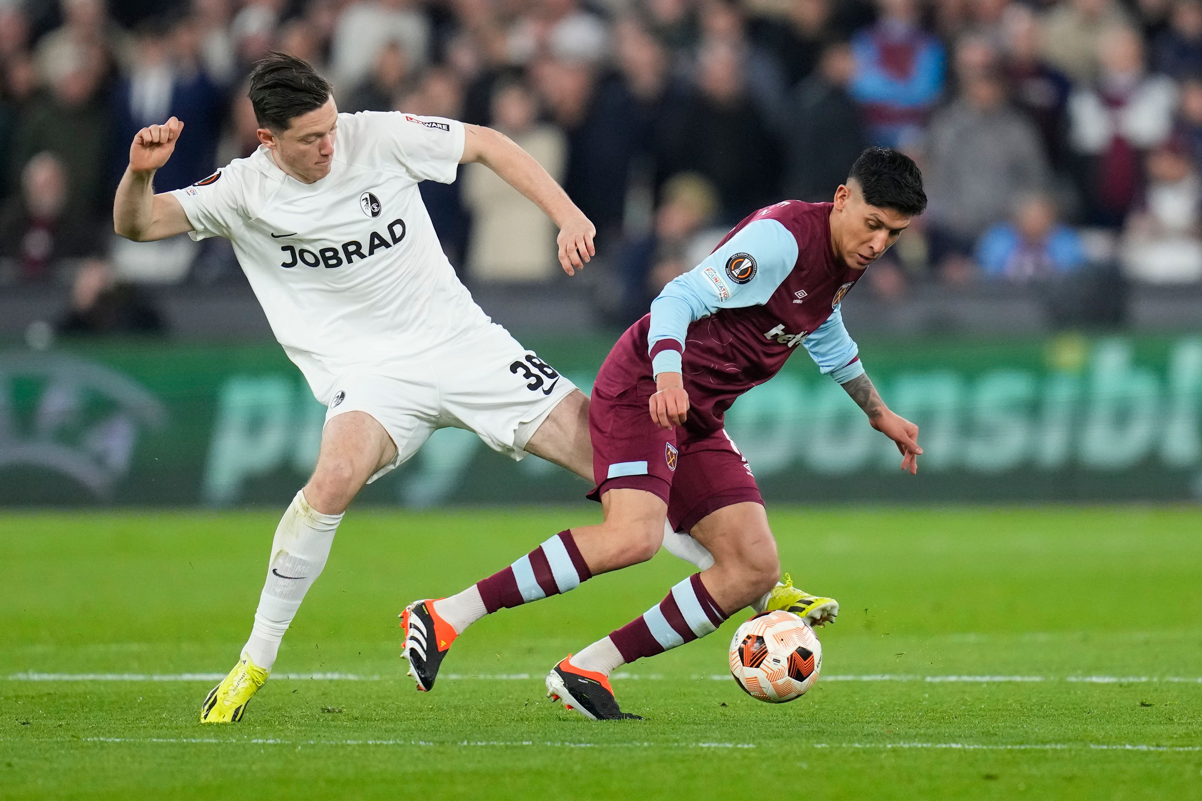 Michael Gregoritsch beißt sich an West Ham die Zähne aus.