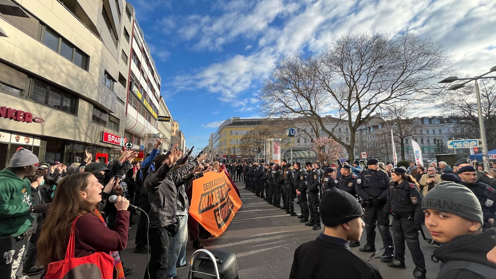 "Favoriten hat genug" – FPÖ-Kundgebung am Keplerplatz