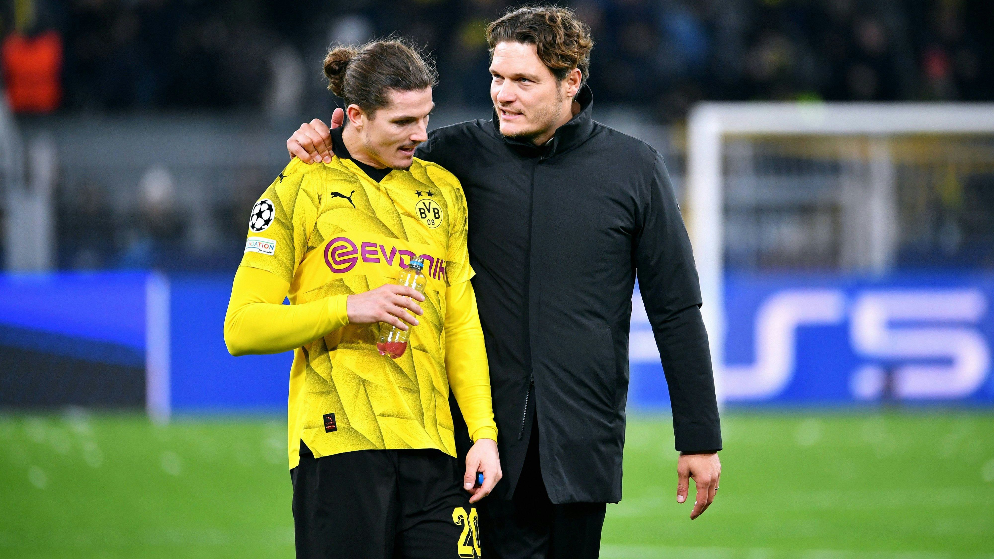 Fussball, Champions League, Deutschland, Herren, Saison 2023/2024, 4. Spieltag, Signal Iduna Park Dortmund: Bor. Dortmund - Newcastle United 2:0 Cheftrainer Edin Terzic BVB und Marcel Sabitzer BVB nach Spielende. UEFA REGULATIONS PROHIBIT ANY USE OF PHOTOGRAPHS AS IMAGE SEQUENCES AND/OR QUASI-VIDEO *** Football, Champions League, Germany, Men, Season 2023 2024, Matchday 4, Signal Iduna Park Dortmund Bor Dortmund Newcastle United 2 0 Head coach Edin Terzic BVB and Marcel Sabitzer BVB after the match UEFA REGULATIONS PROHIBIT ANY USE OF PHOTOGRAPHS AS IMAGE SEQUENCES AND OR QUASI VIDEO