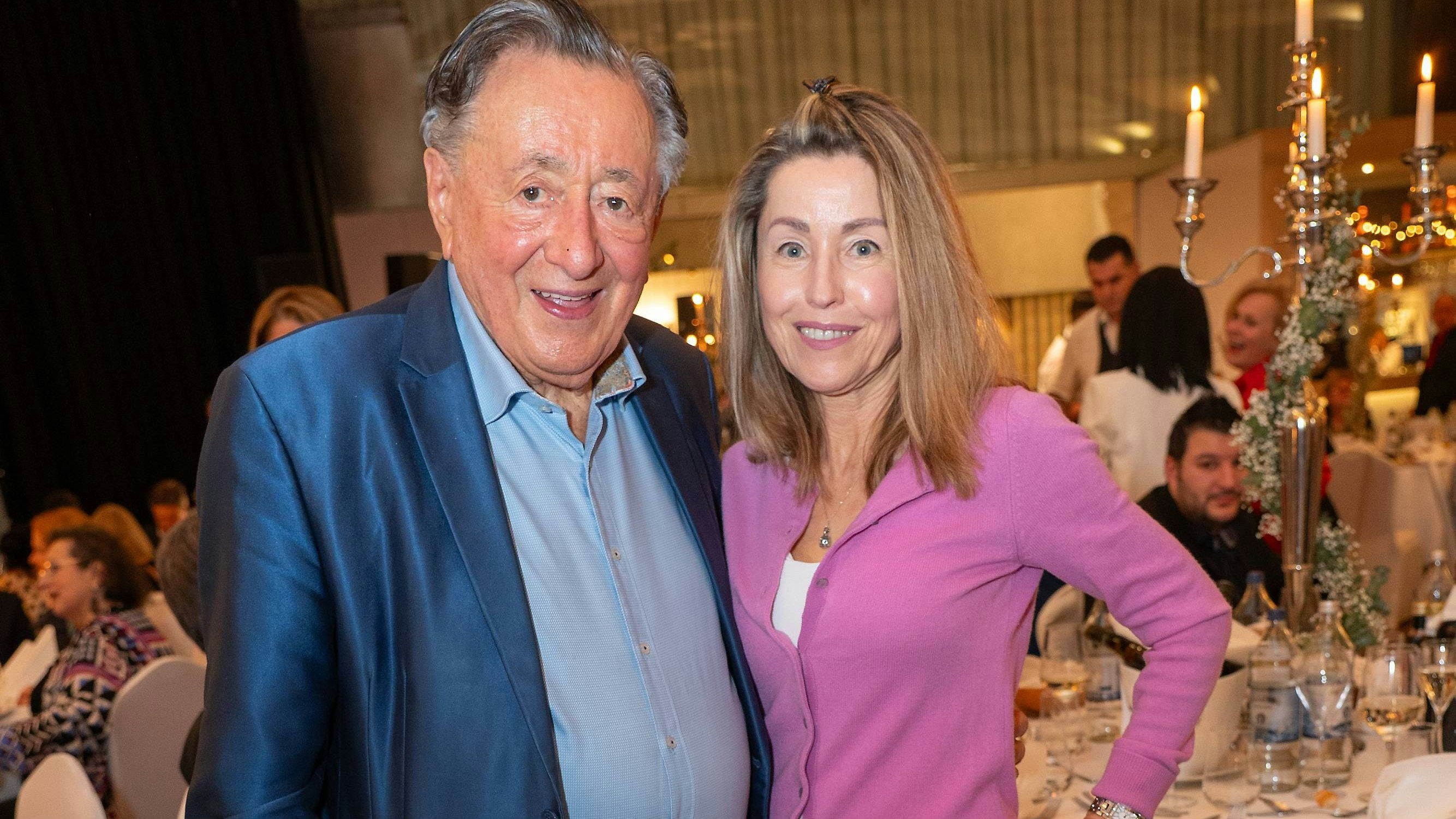 Zur Restauranteröffnung vom Kaiserbahnhof in Laxenburg kam Mörtel mit "Goldfisch" Andrea