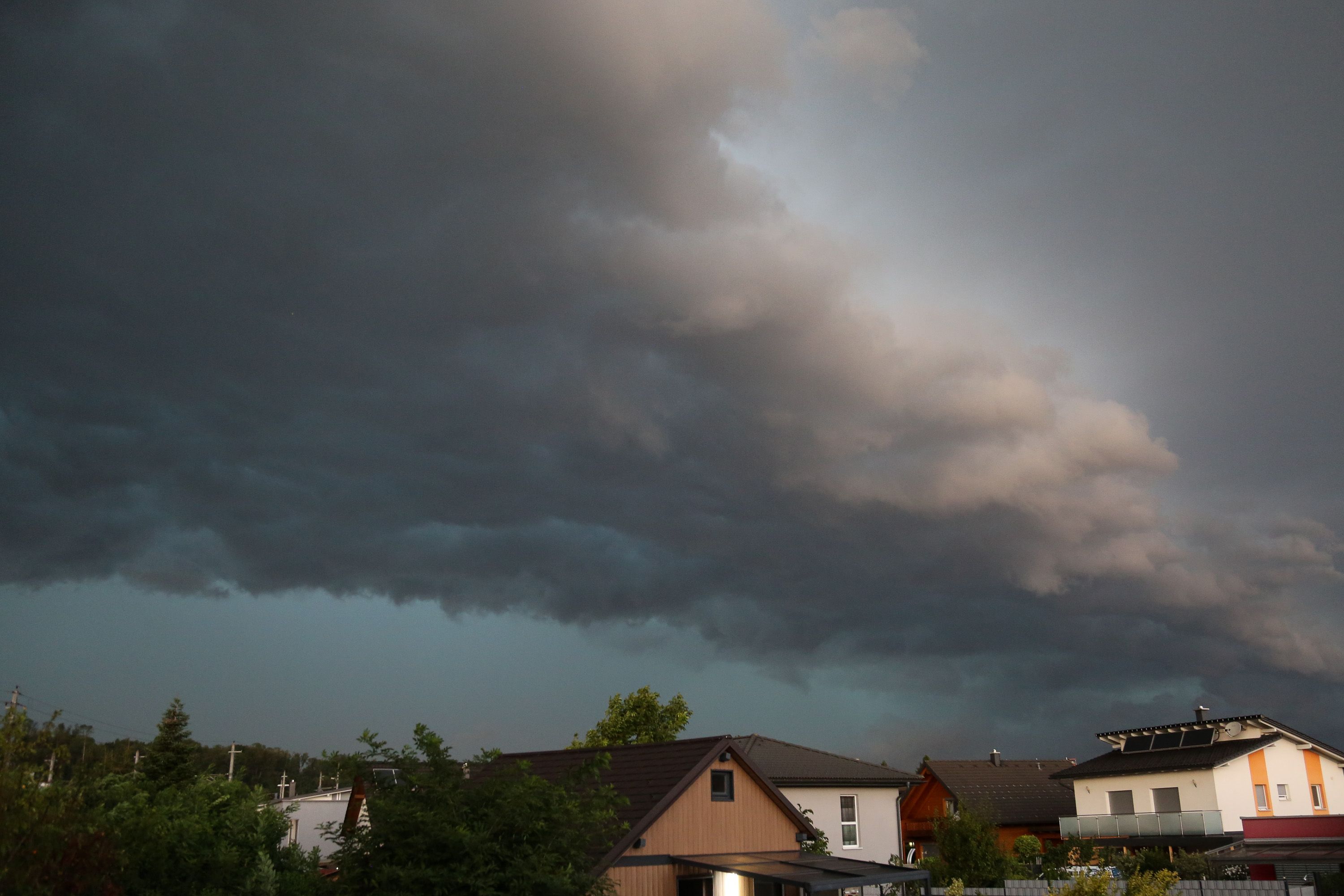 Eine Unwetterfront zieht über Österreich. Symbolbild.