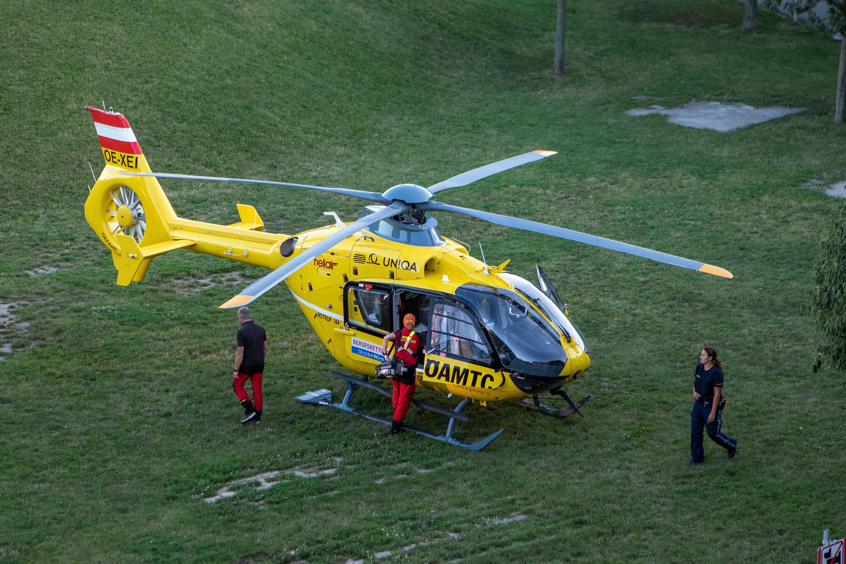 Das Mädchen wurde mit einem Rettungsheli ins Spital geflogen. Symbolbild.