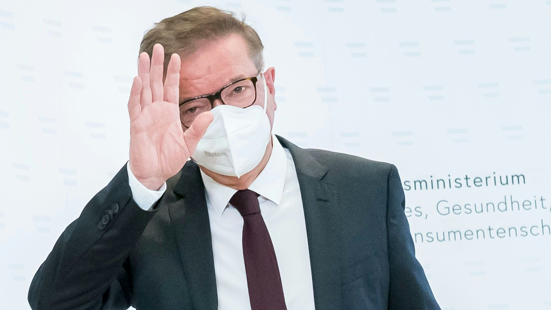 Pressekonferenz mit Rudolf Anschober am 13. April 2021, in der er seinen Rücktritt als Gesundheitsminister bekanntgibt