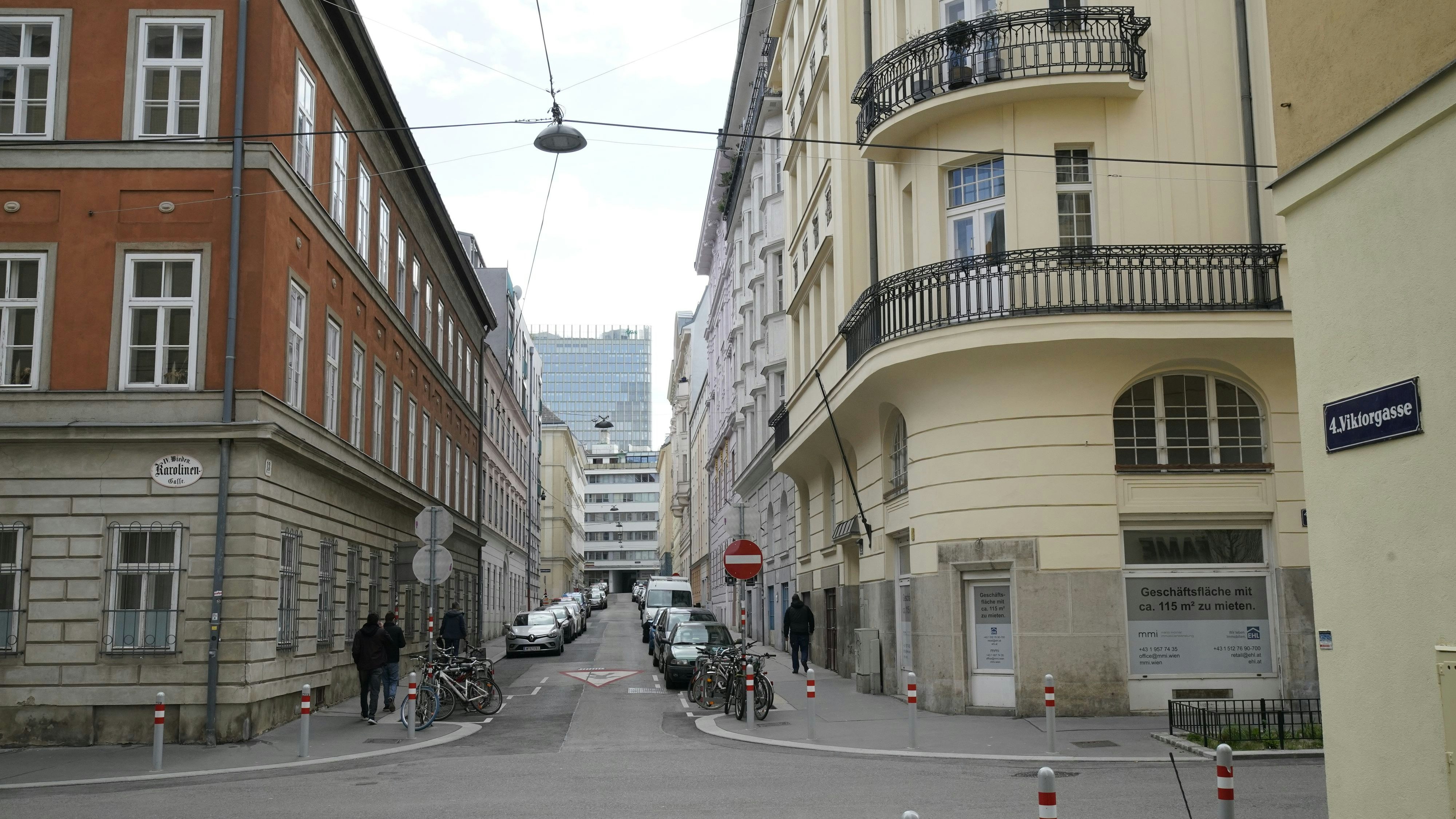 In der Viktorgasse in Wien-Wieden fiel der Täter über die Frau (41) her.