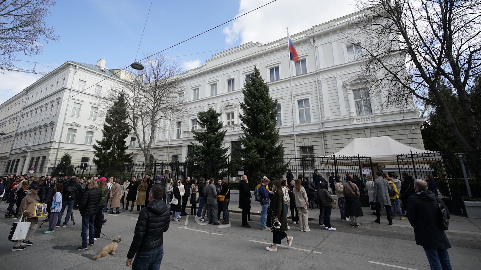 Sonntag (17.3.) konnten Auslands-Russen in der Botschaft in Wien wählen.