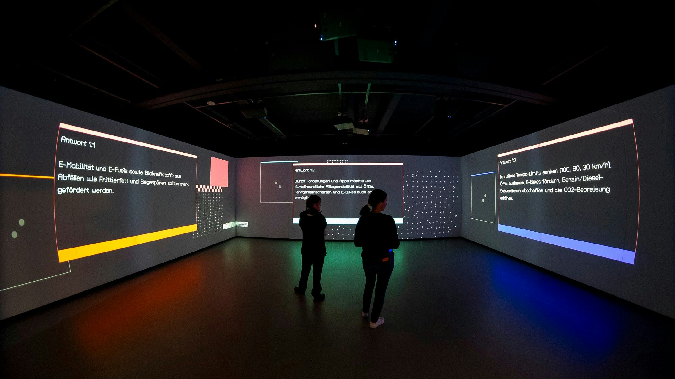 Fragen zum Klima: Der KI-generierte „Future-Simulator“ in der Ausstellung „Klima. Wissen. Handeln!“ im Technischen Museum Wien