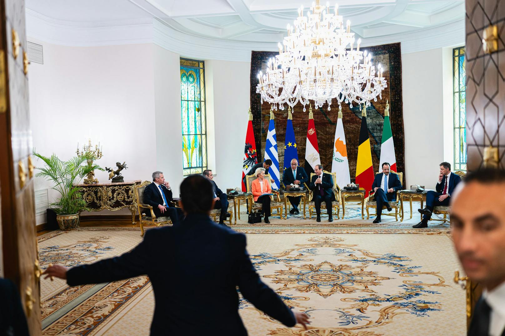 Der Deal wurde mit Nehammers Amtskollegen aus Griechenland, Italien und Belgien beschlossen. In der Mitte: EU-Kommissionspräsidentin Von der Leyen und Ägyptens Präsident al-Sisi.