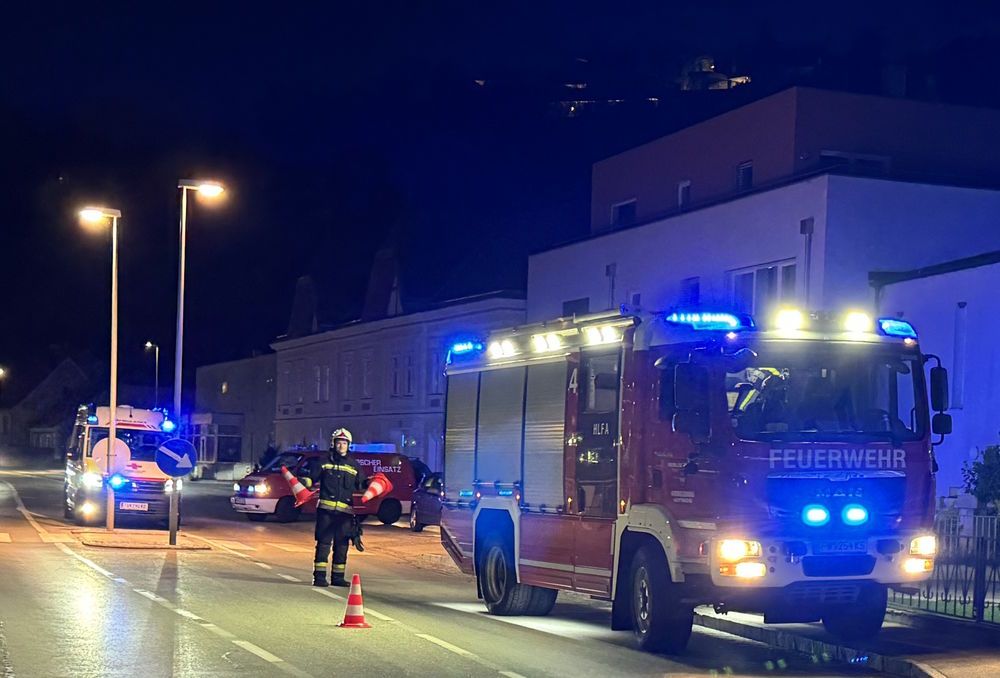 Die Feuerwehr musste die Vierjährige freischneiden.