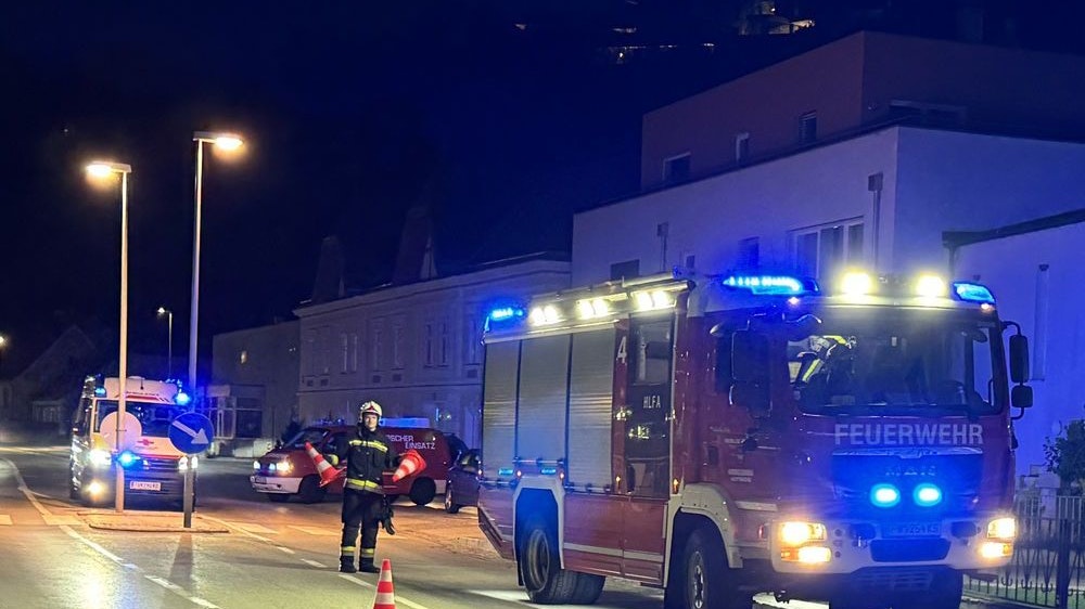 Die Feuerwehr musste die Vierjährige freischneiden.