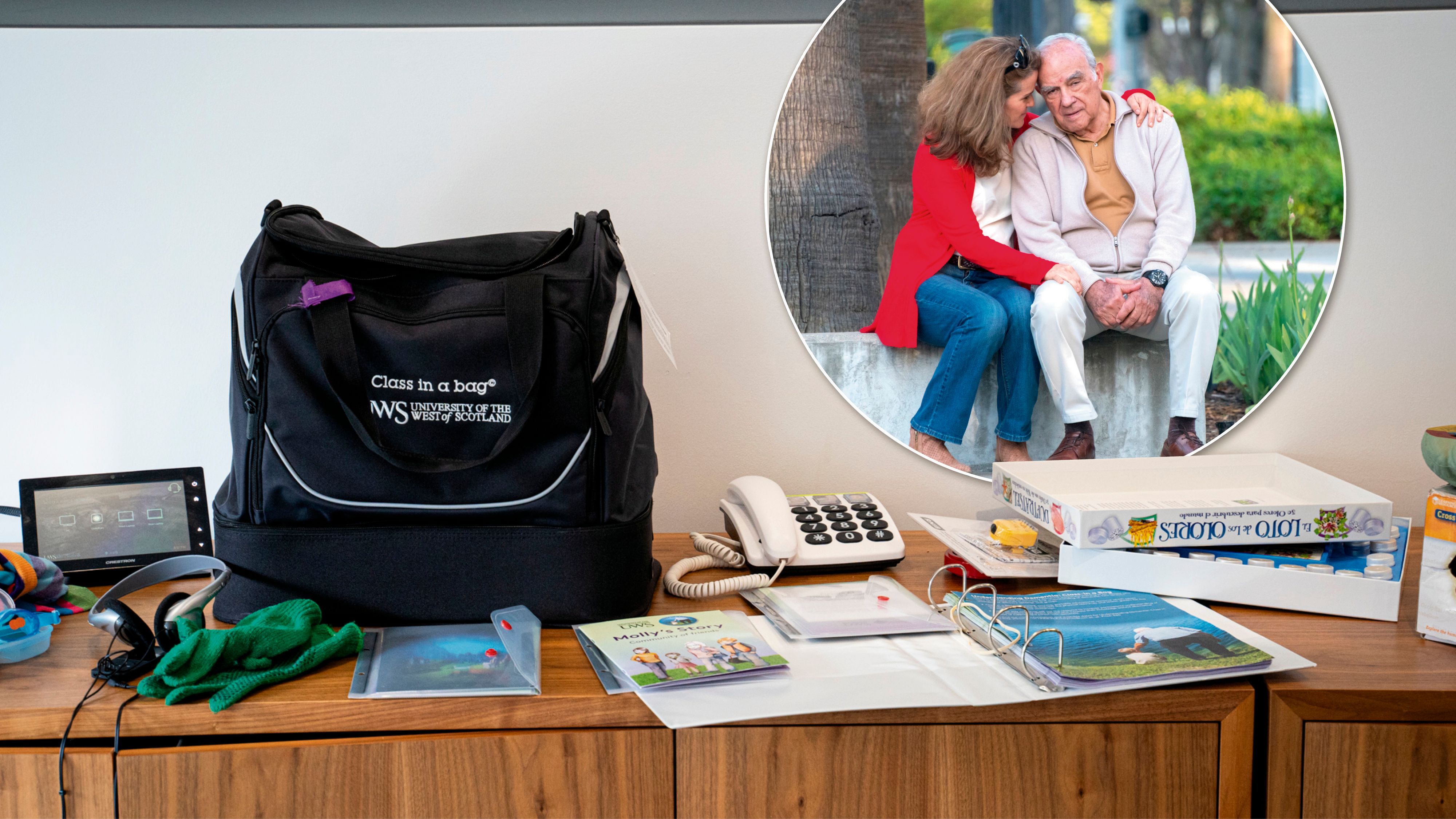 Dieser Rucksack hilft in Schottland dabei, dass schon Schulkinder über Demenz informiert werden und die Betroffenen so besser verstehen.