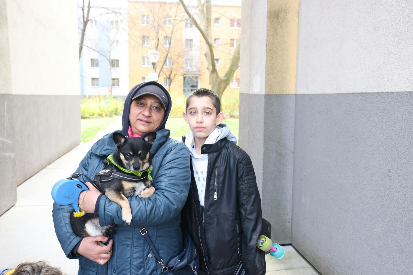 Leonardo und seine Oma Jasmina können seit dem ersten Brand in ihrem Haus nicht mehr ruhig schlafen.