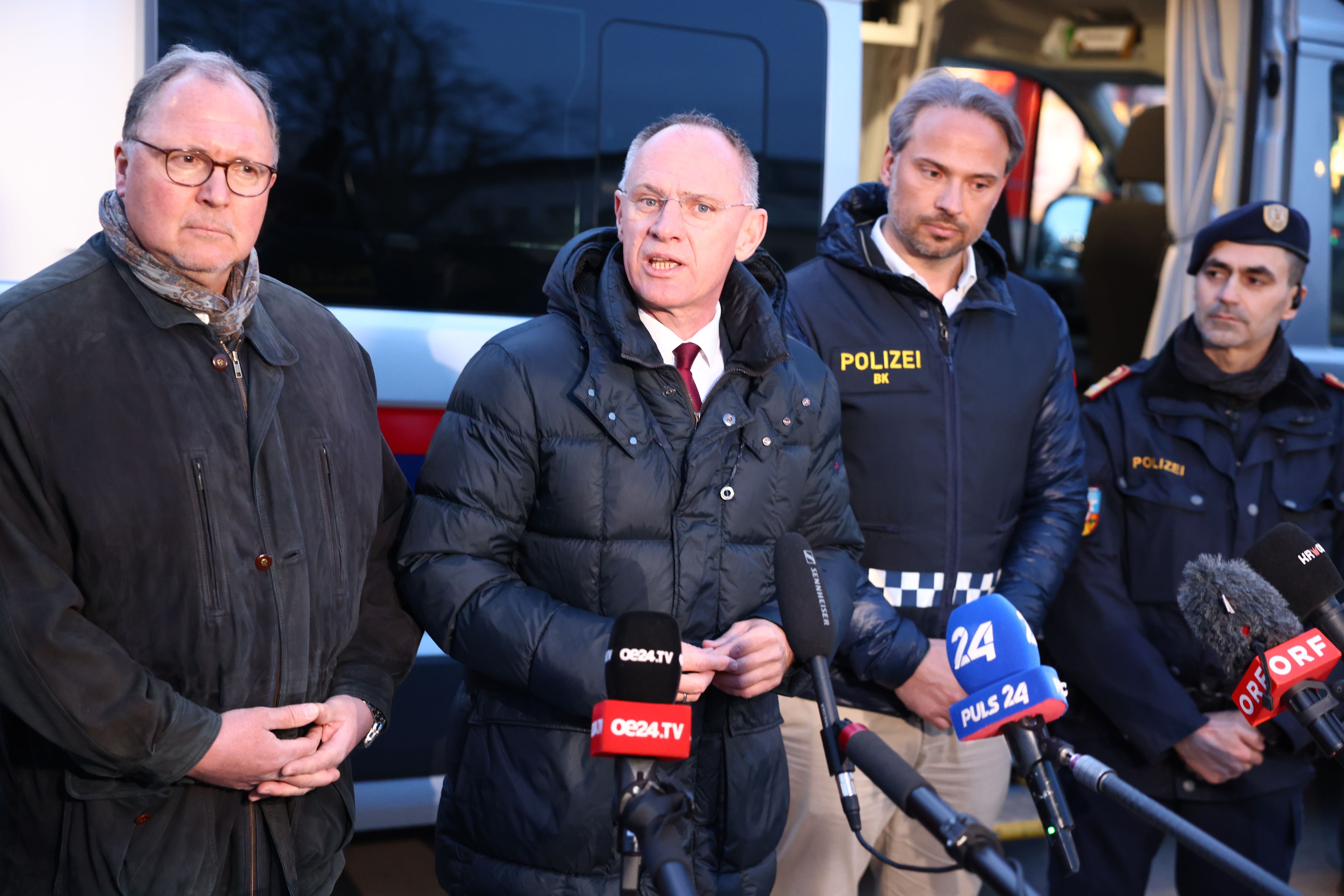 Innenminister Gerhard Karner bei einer Schwerpunktaktion der Polizei am Reumannplatz im Brennpunktbezirk Favoriten am 18. März 2024.