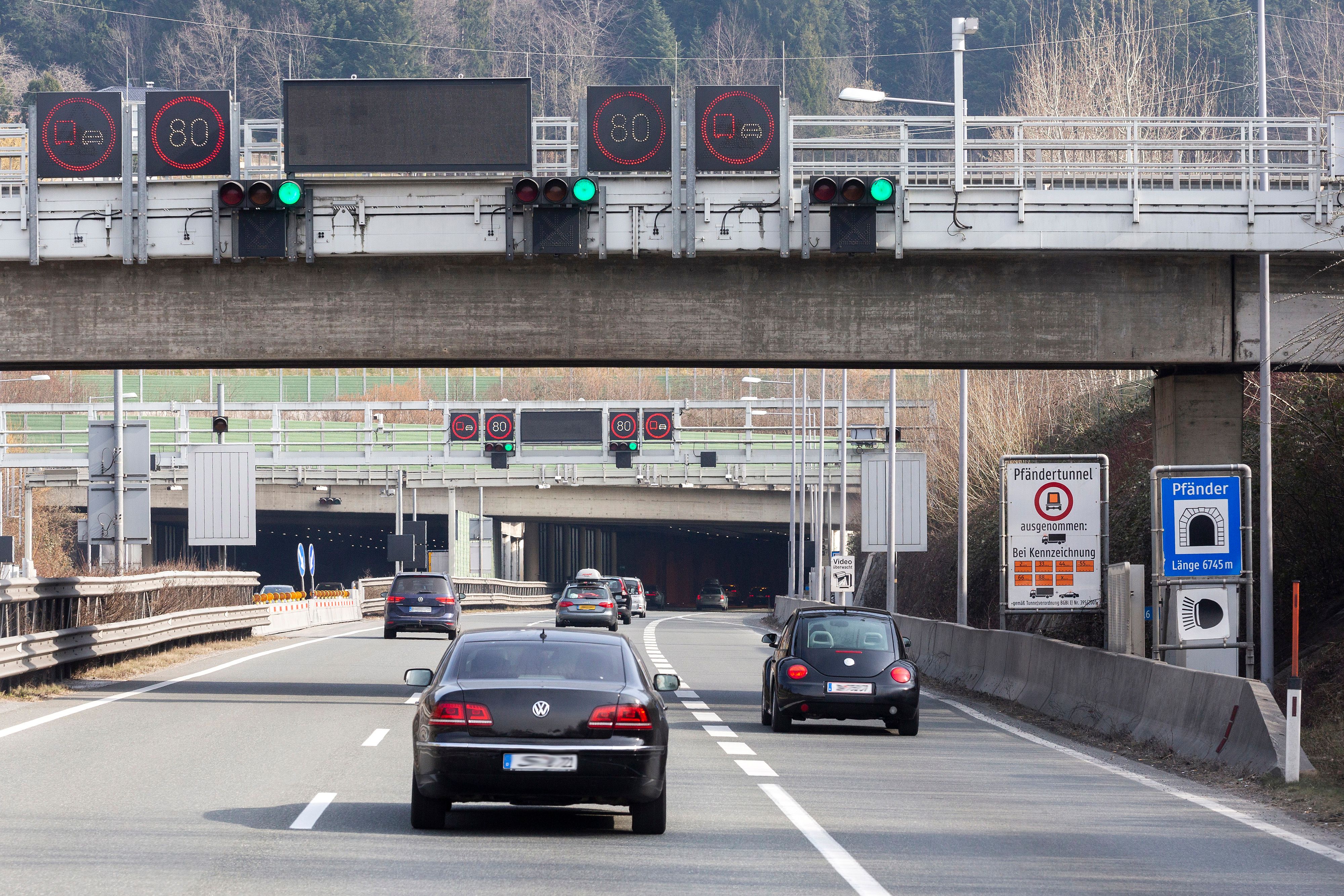 Blick auf das Portal des Pfändertunnels auf der A14. (Archivbild)