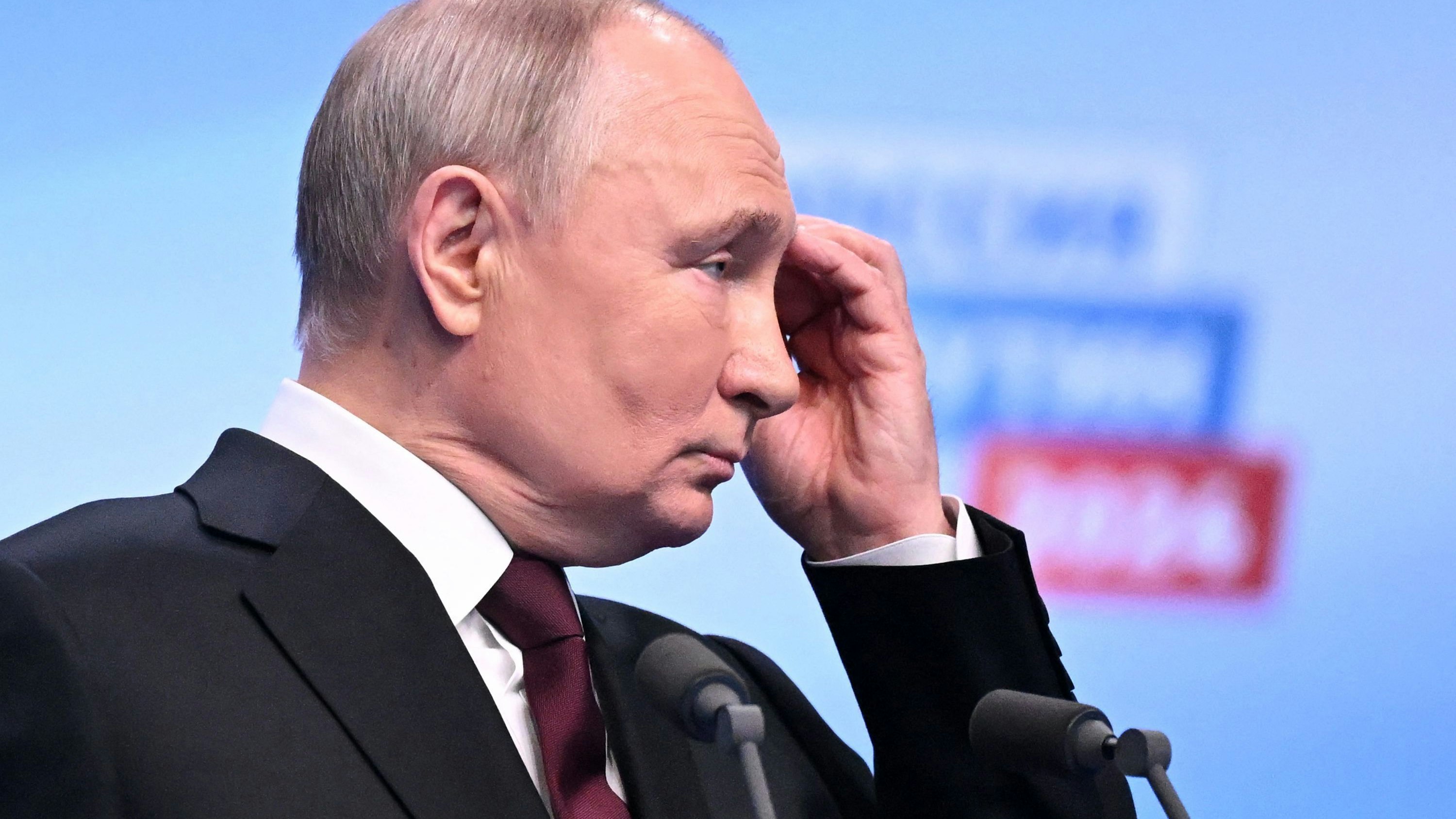 Download von www.picturedesk.com am 18.03.2024 (14:12).  Russian President and presidential candidate Vladimir Putin meets with the media at his campaign headquarters in Moscow on March 18, 2024. (Photo by NATALIA KOLESNIKOVA / POOL / AFP) - 20240318_PD0010 - Rechteinfo: Rights Managed (RM) Nur für redaktionelle Nutzung! Werbliche Nutzung erfordert Freigabe: bitte schicken Sie uns eine Anfrage.