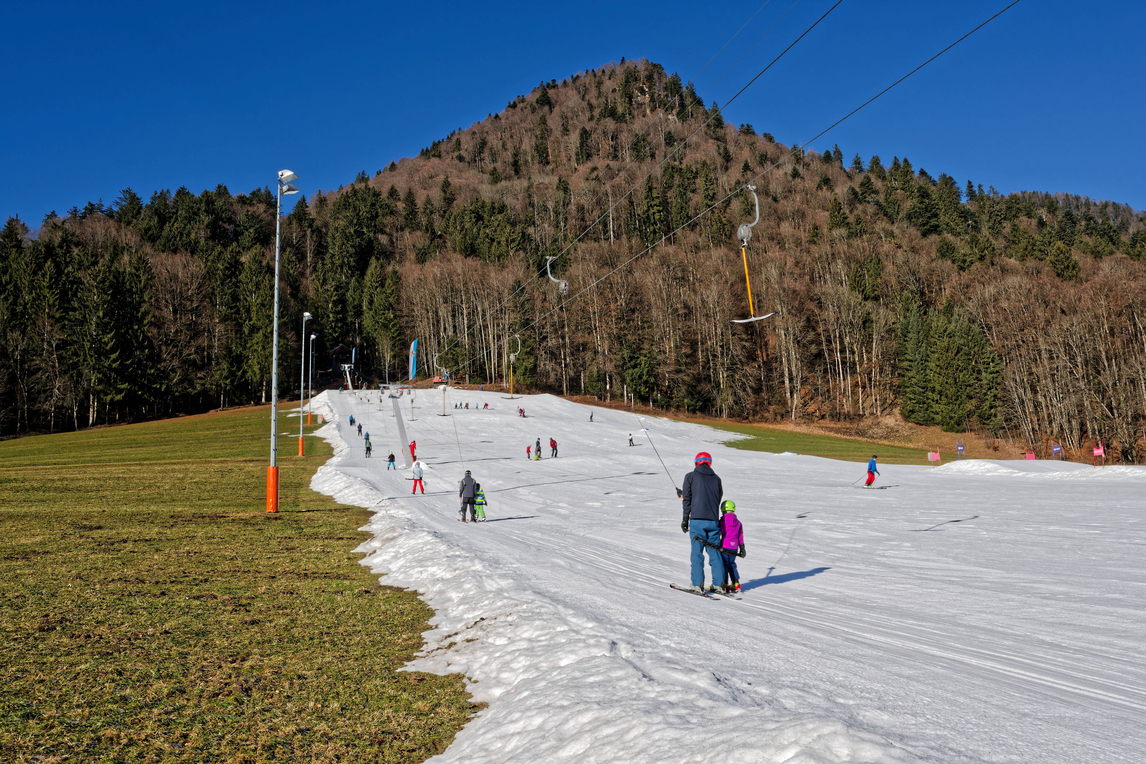 Waren die Sonnberglifte früher für ihre Schneesicherheit bekannt, ist dieser Ruf durch den Klimawandel dahingeschmolzen. Symbolbild