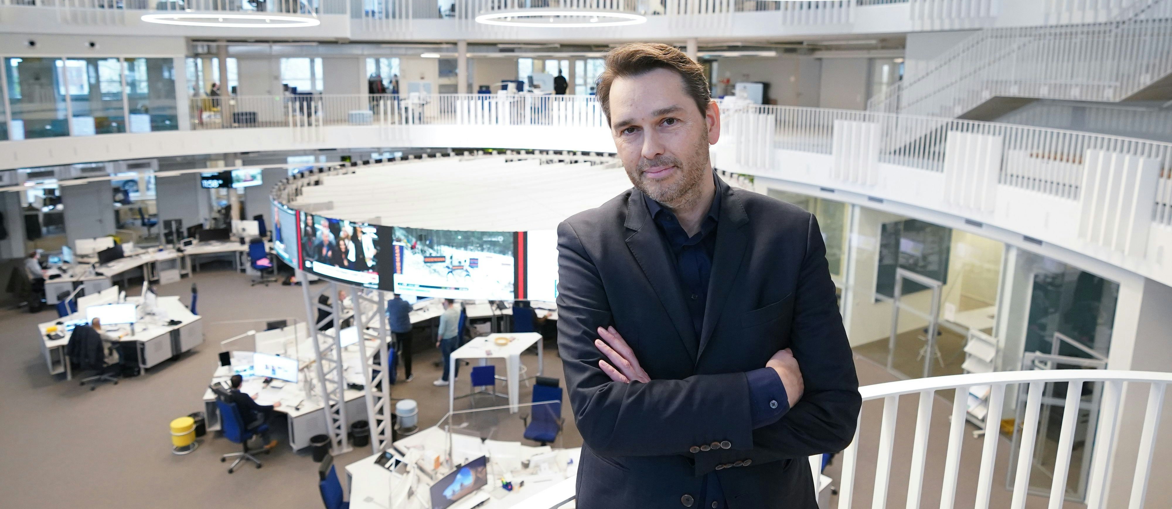 Marcus Bornheim, Erster Chefredakteur von ARD-aktuell, im Newsroom