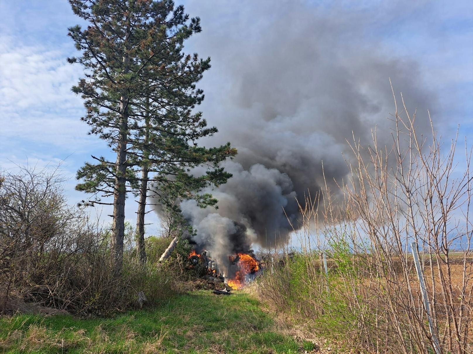 Tankwagen auf der A2 in Flammen