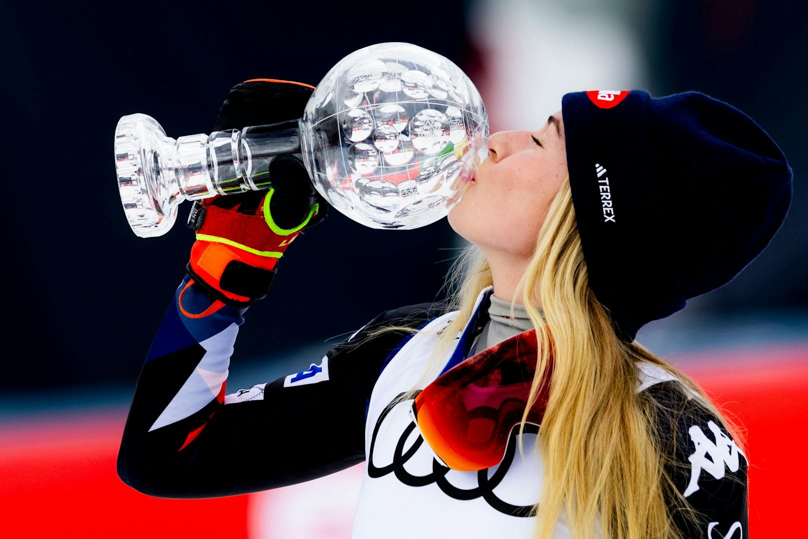 Im letzten Slalom der Saison in Saalbach krönte sich Mikaela Shiffrin mit ihrem 97. Weltcupsieg zur Siegerin in der Slalom-Wertung. Es ist die achte Kristallkugel in ihrer Paradedisziplin in ihrer Karriere. Mit Katharina Huber auf Platz fünf und Katharina Liensberger als Sechste gab es ein versöhnliches Ende der Saison.