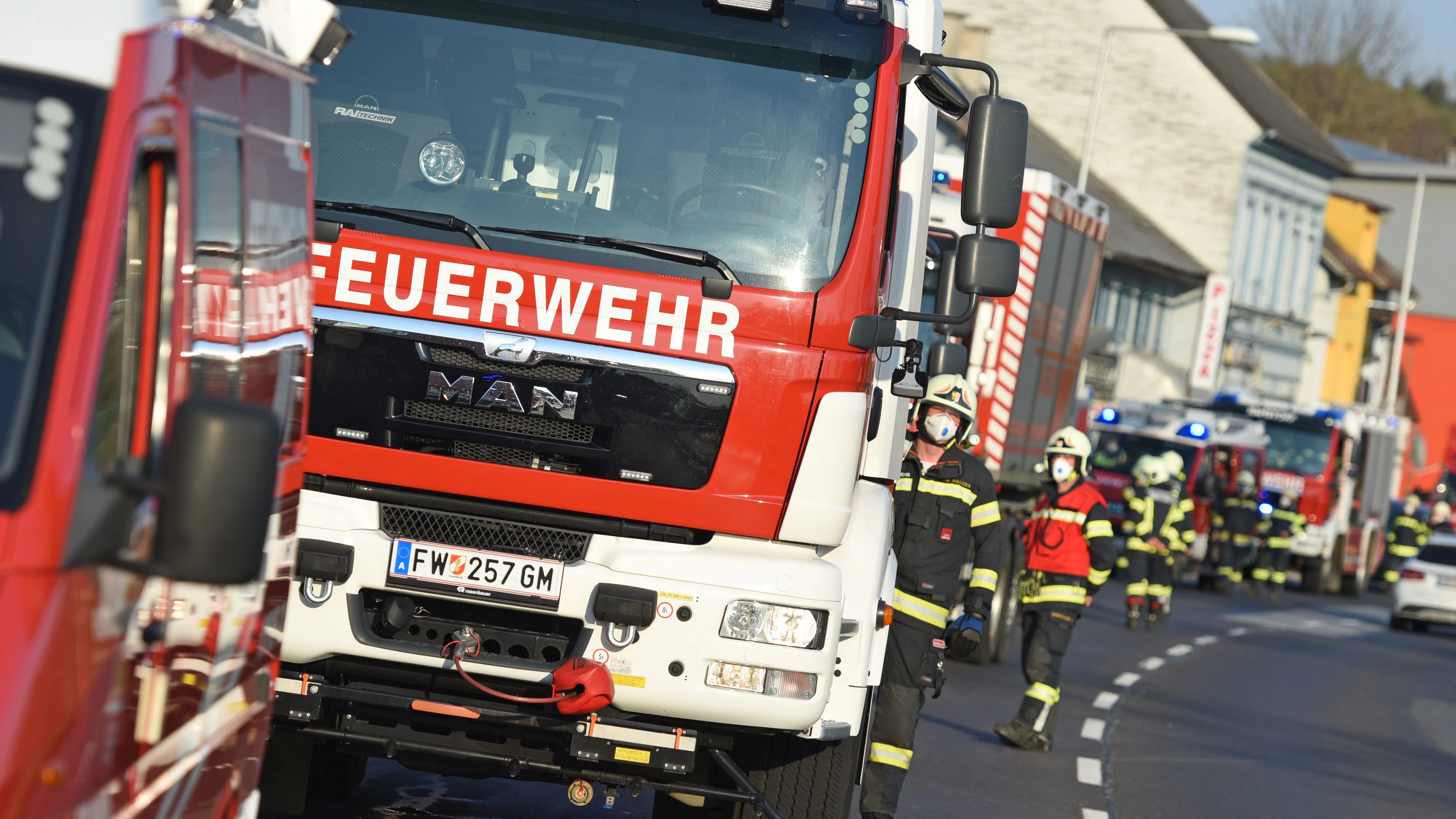 Die Feuerwehr musste mit 19 Einsatzkräften ausrücken. Symbolbild. 