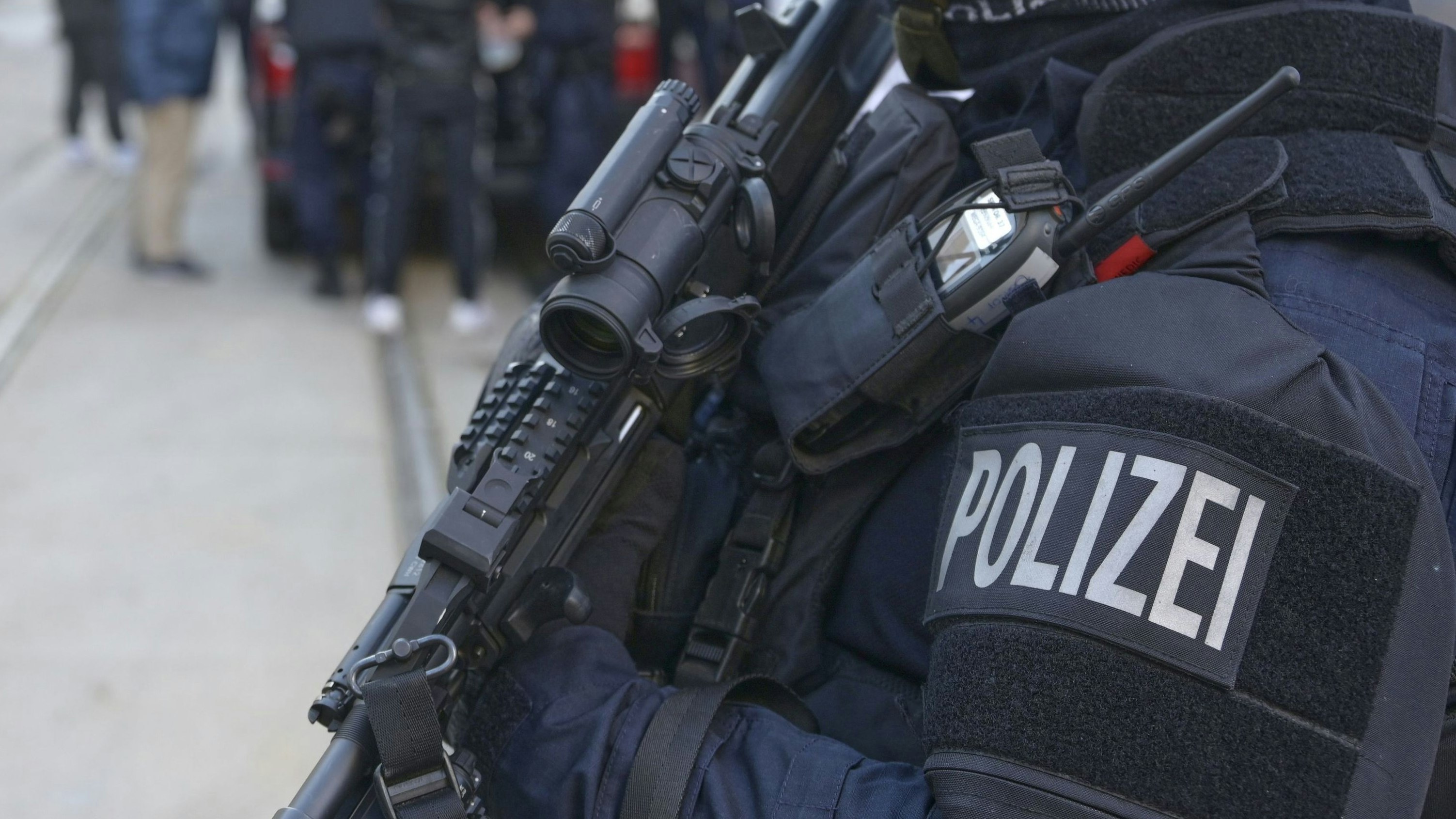 Die Polizei durchsucht die Wohnung des Predigers am Montag. (Archivbild)