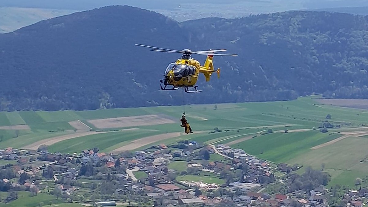 Heute.at - Stein löste sich und traf Wanderin am Bein