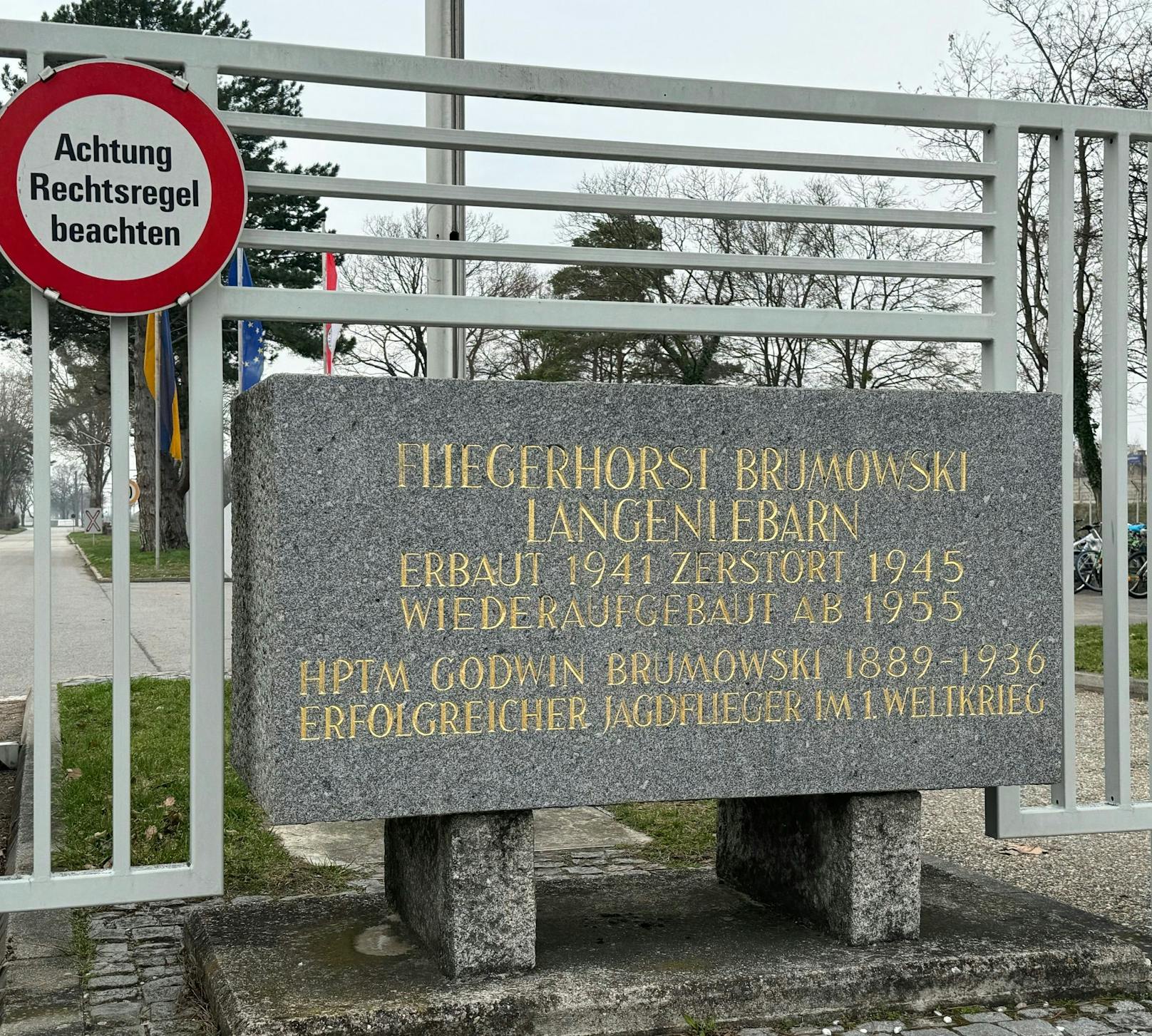 Debatte um Fliegerhorst in Langenlebarn