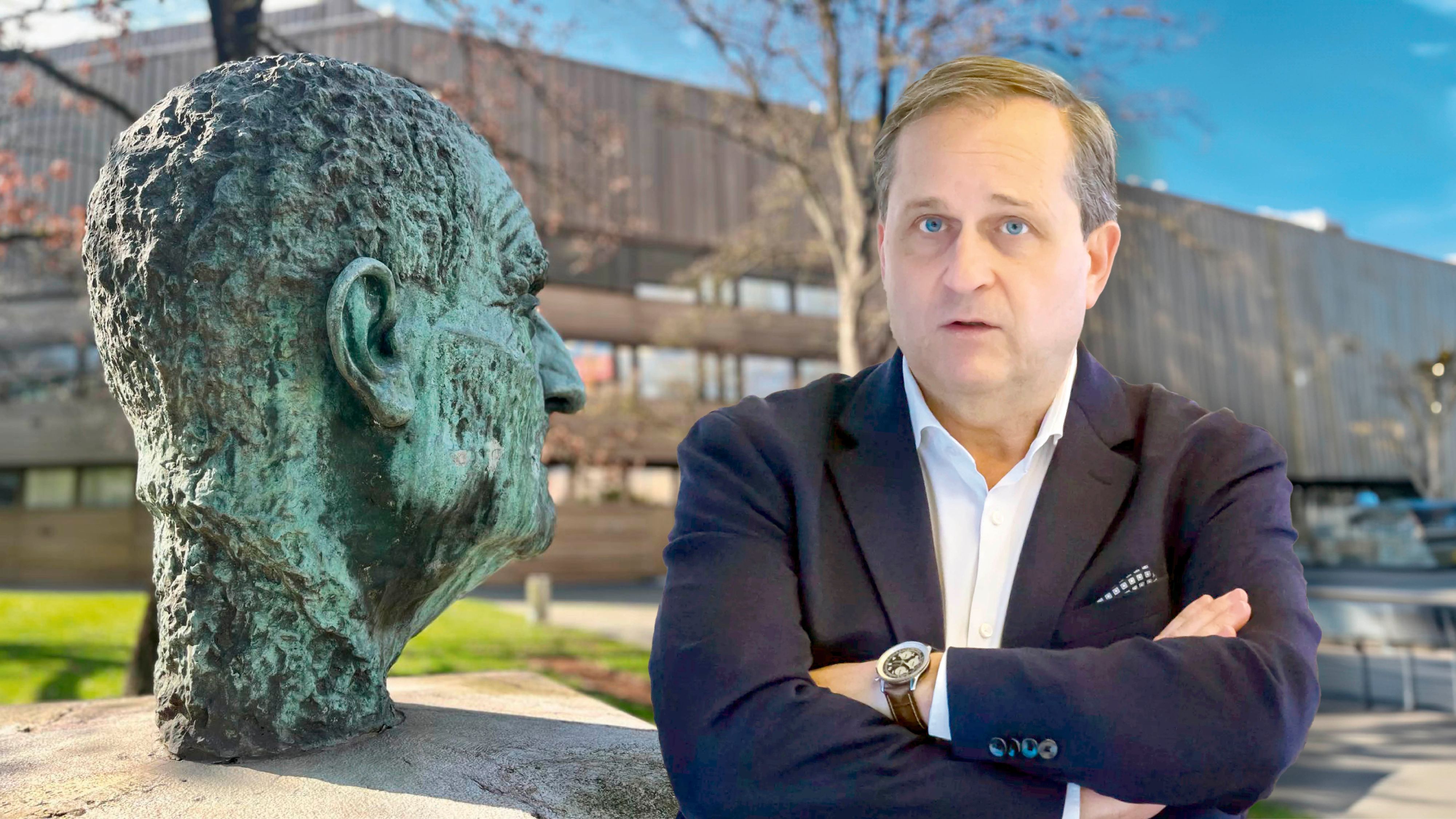 Blickt in eine ungewisse Zukunft: das Linzer Brucknerhaus samt Namensgeber und geschasstem Chef.