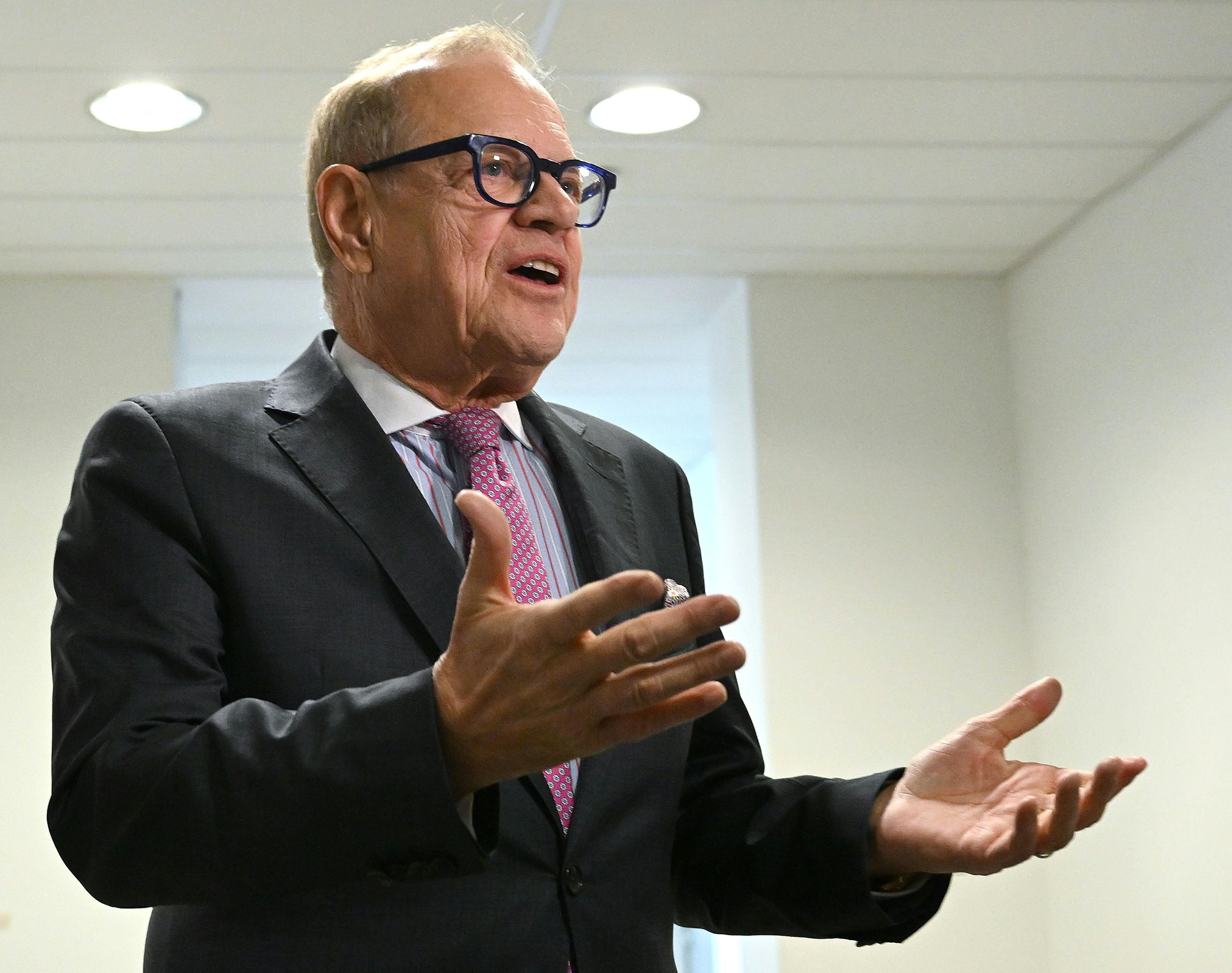 Signa-Sanierungsvorstand Erhard Grossnigg wird am 10. April seine Rolle ablegen. Die Sanierung der Signa ist ihm nicht gelungen, muss er nun eingestehen.&nbsp;