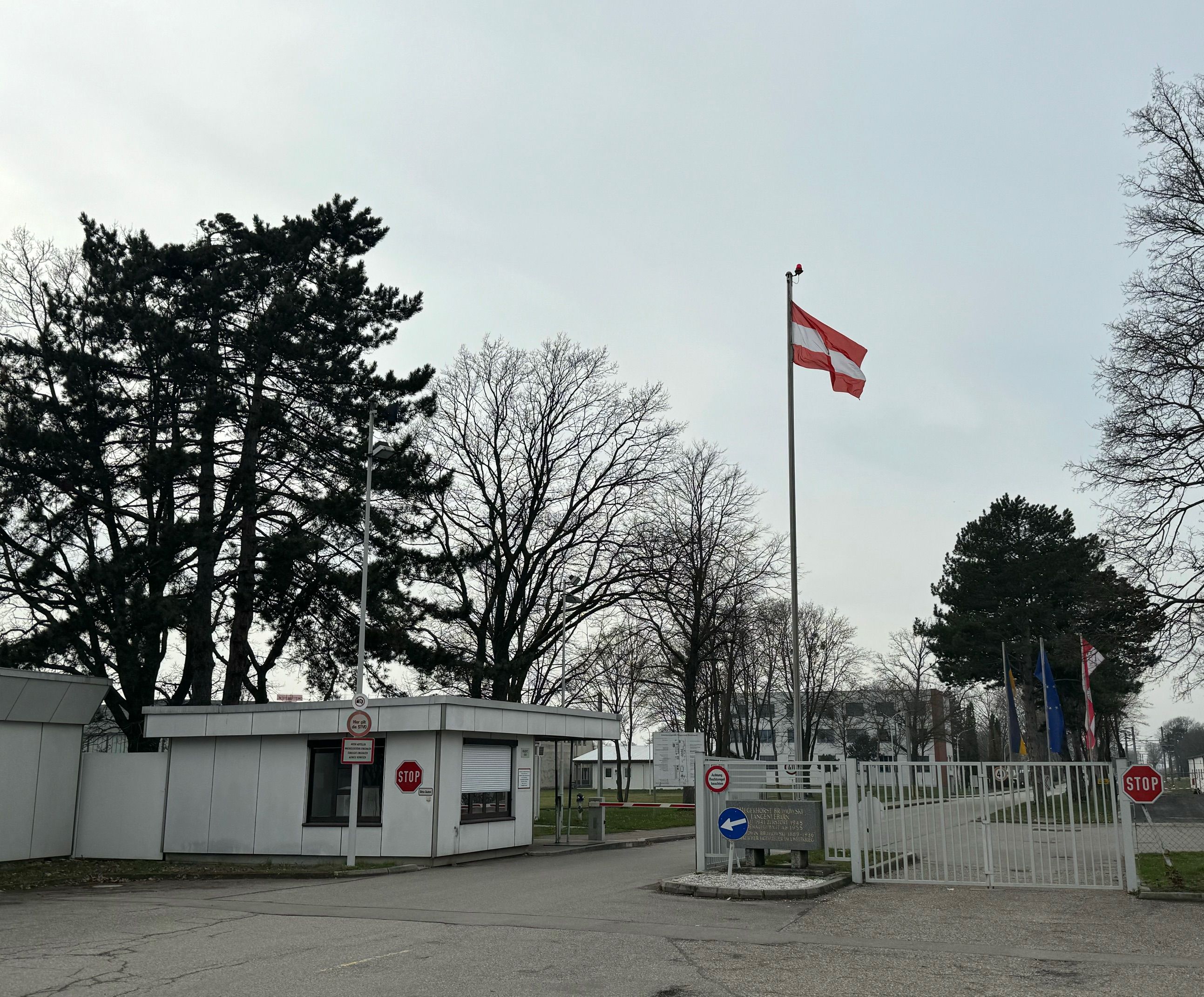 Debatte um Fliegerhorst in Langenlebarn